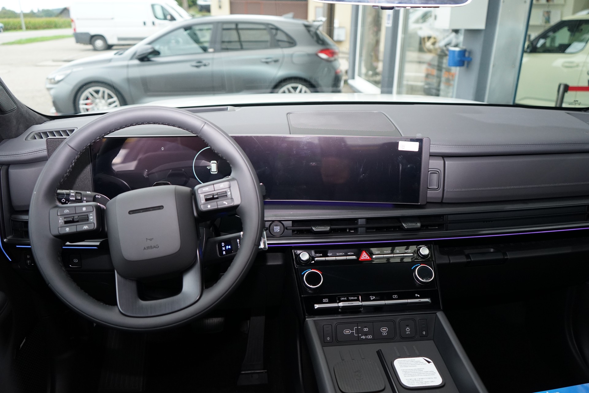 HYUNDAI Santa Fe 1.6 T-GDi HEV Calligraphy 4WD Automatic-image-20