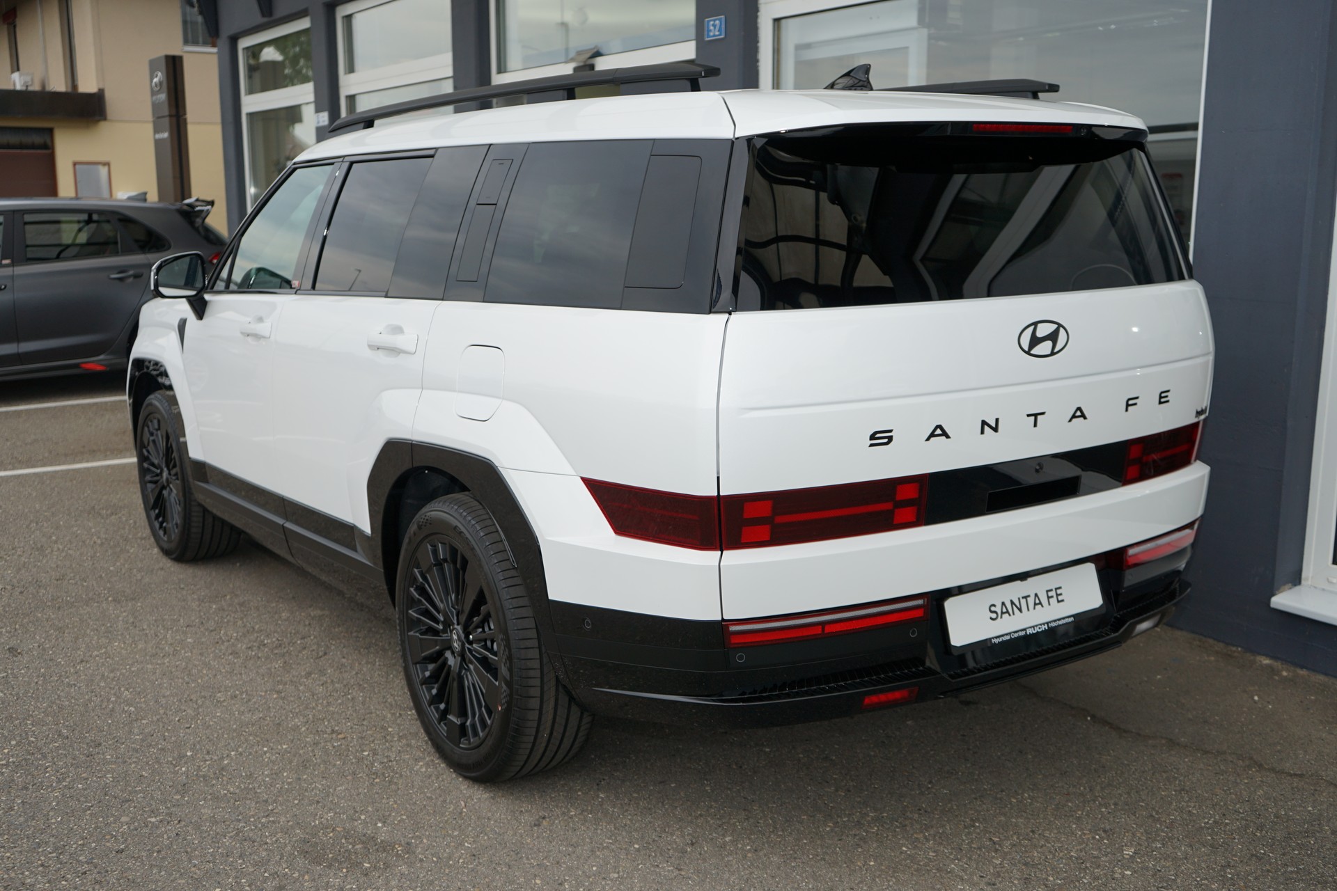 HYUNDAI Santa Fe 1.6 T-GDi HEV Calligraphy 4WD Automatic-image-6