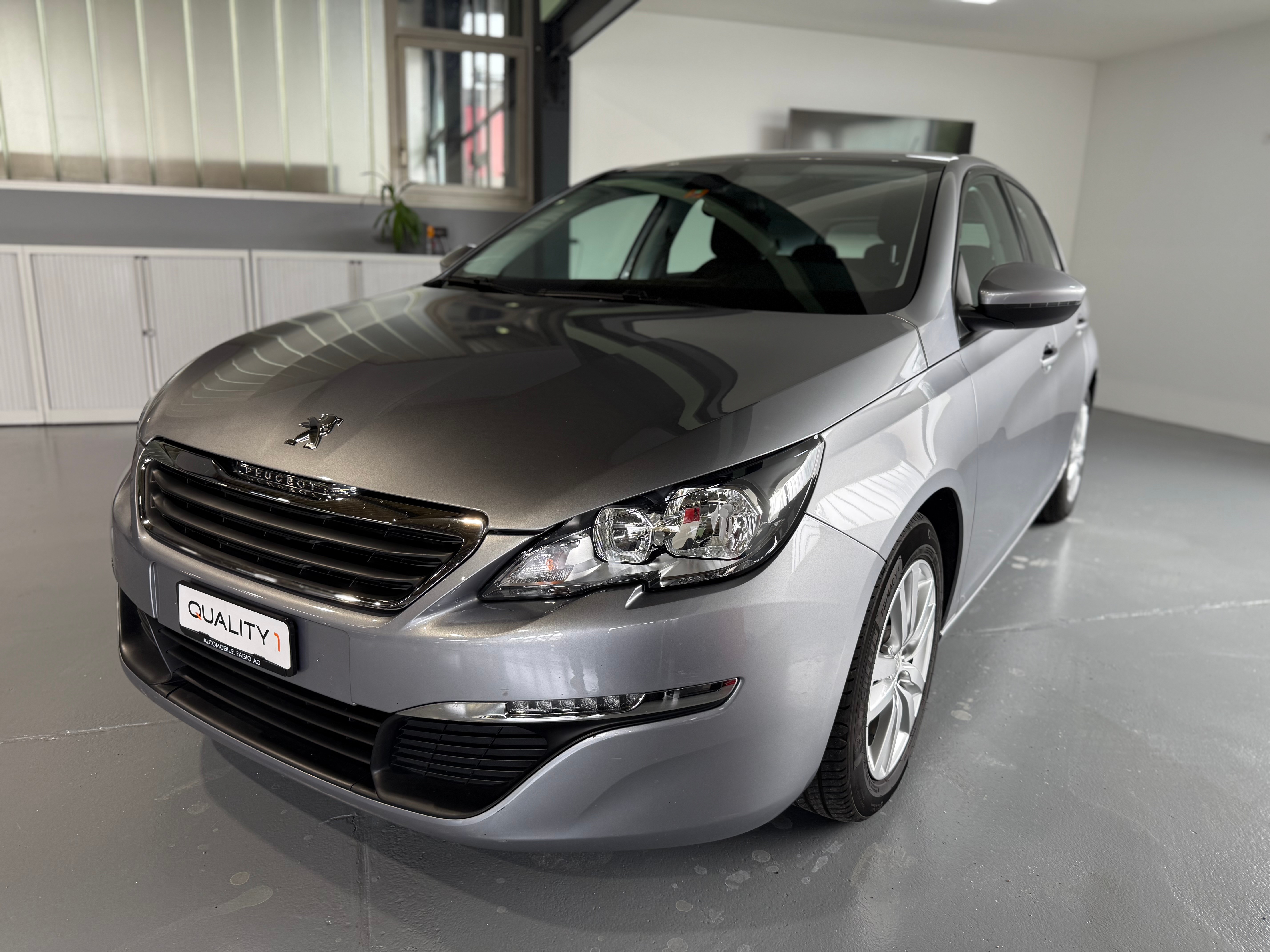 PEUGEOT 308 1.2 THP Active (Limousine)