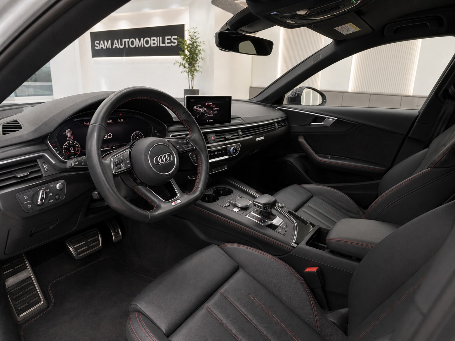 AUDI A4 Avant 2.0 TFSI Design quattro S-tronic S-LINE-image-8