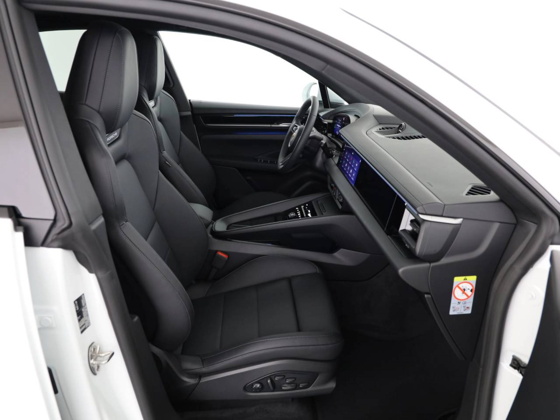 PORSCHE Macan 4S-image-13