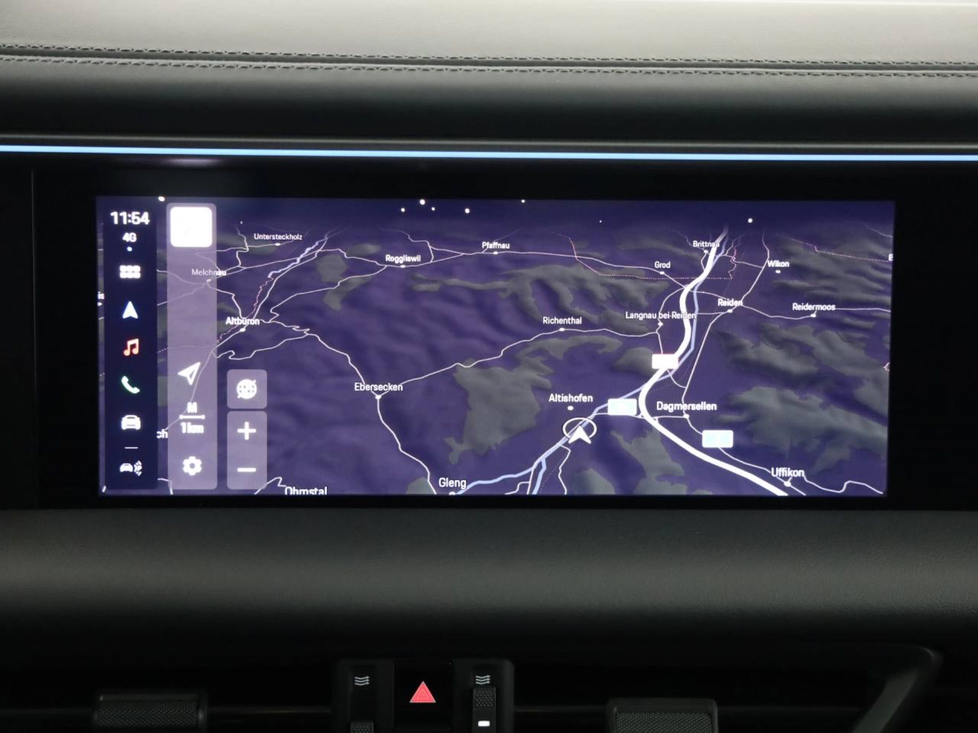 PORSCHE Macan 4S-image-11
