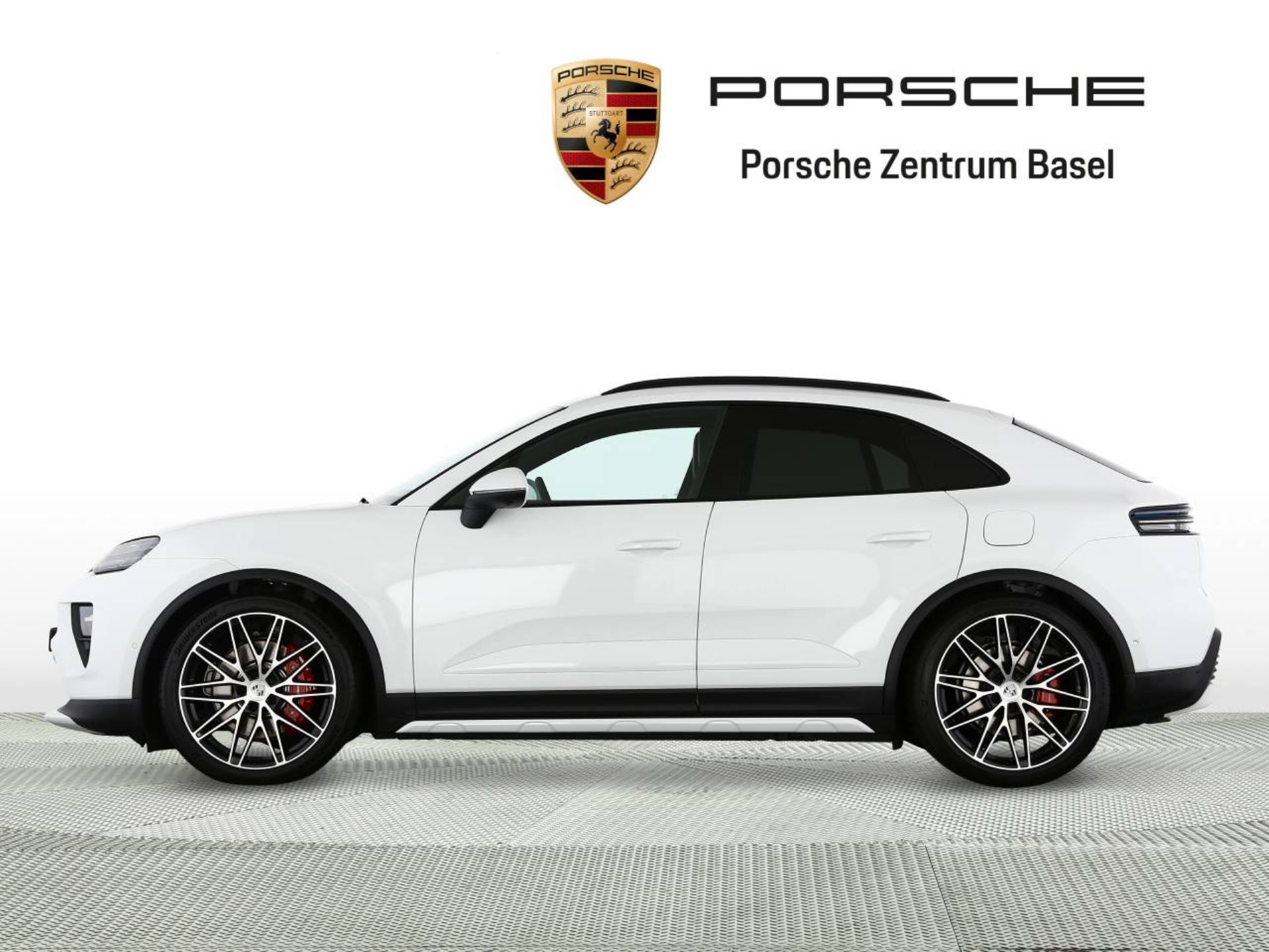 PORSCHE Macan 4S-showroom-element-1