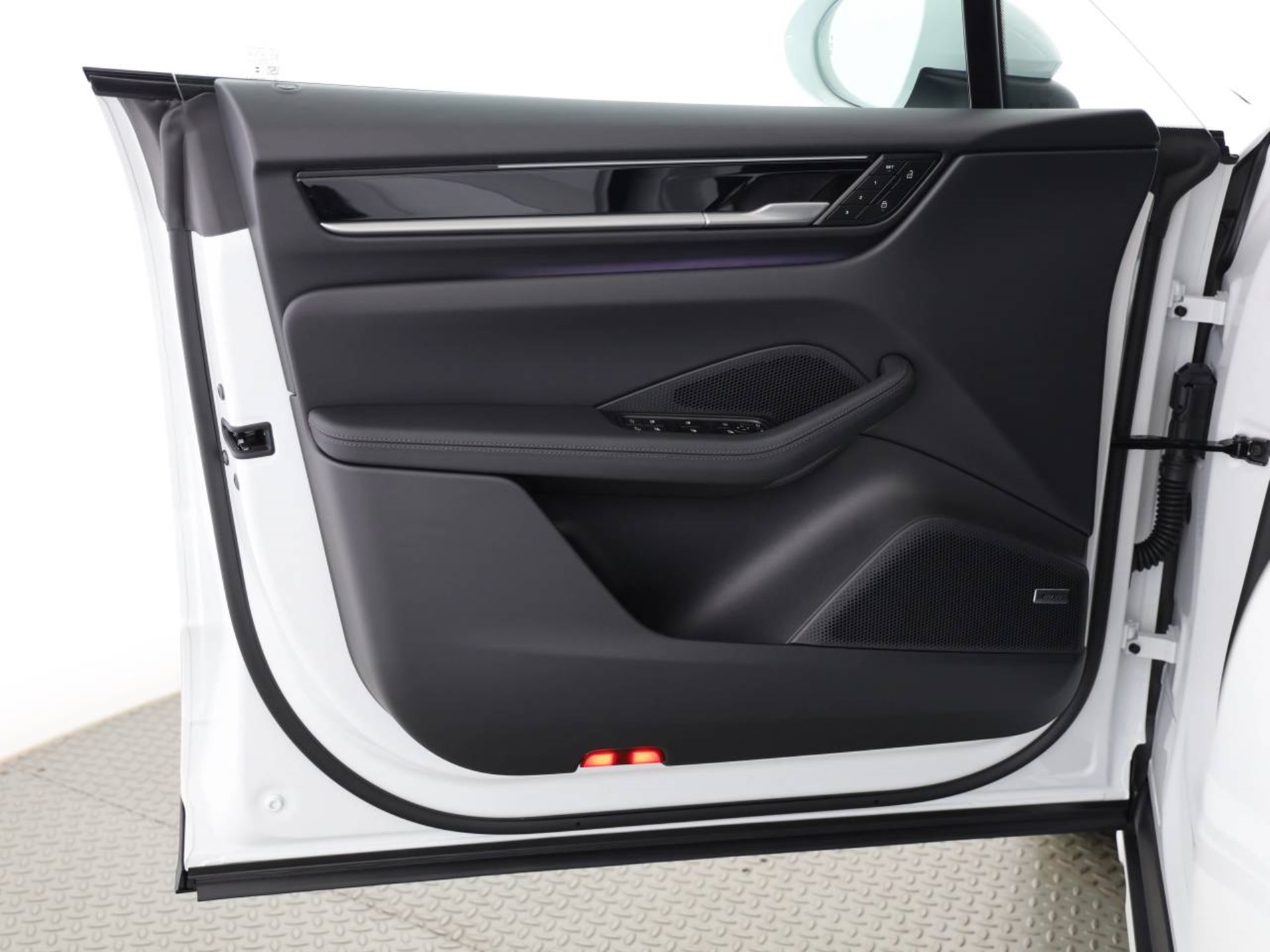 PORSCHE Macan 4S-image-9
