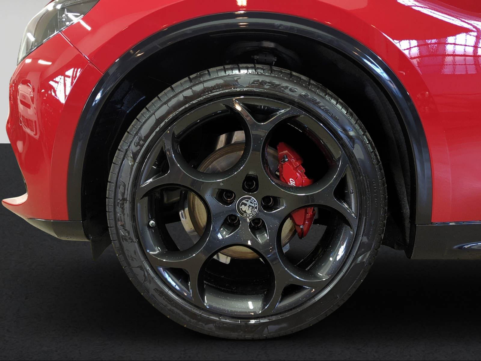 ALFA ROMEO Stelvio 2.0 Veloce Q4 AT8-image-3
