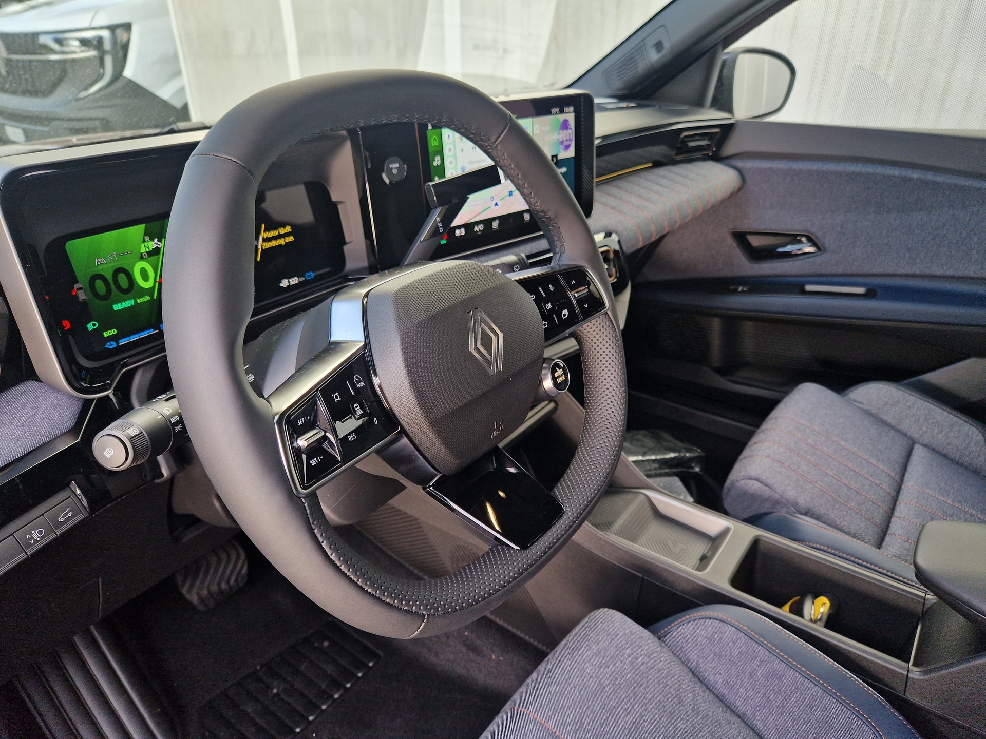 RENAULT R4 E-Tech Comfort Range 52 kWh Techno-image-6