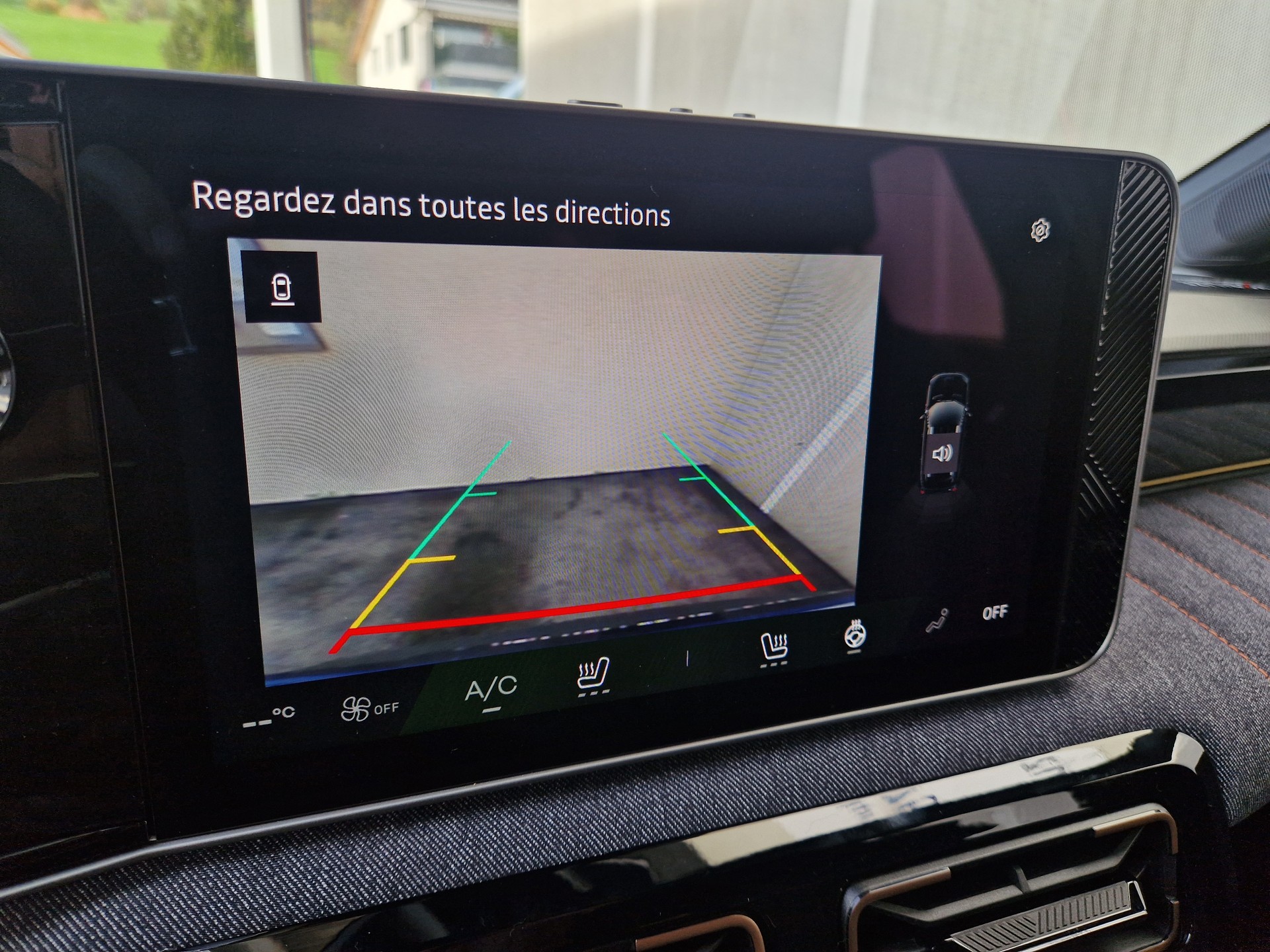 RENAULT R4 E-Tech Comfort Range 52 kWh Techno-image-12