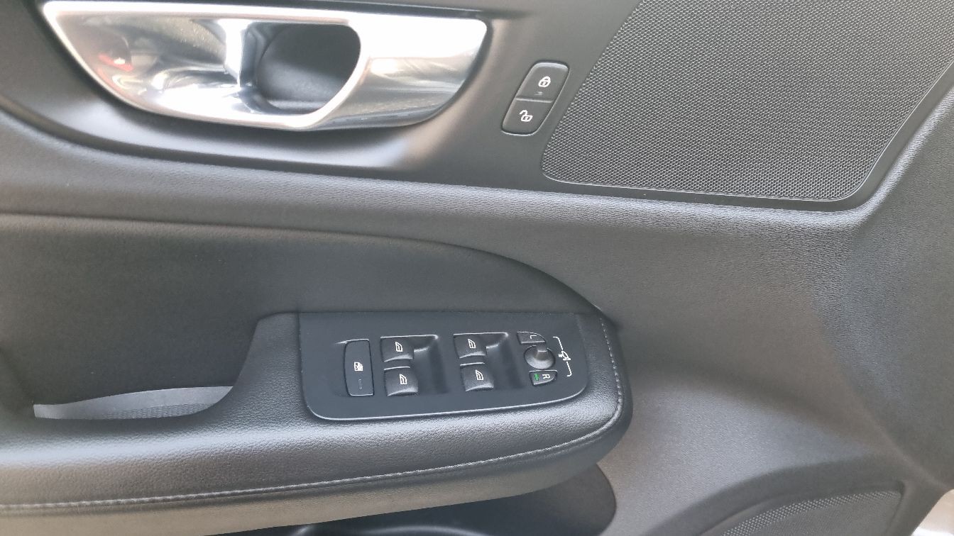 VOLVO V60 B3 Benzin Mild Hybrid Momentum Geartronic-image-11