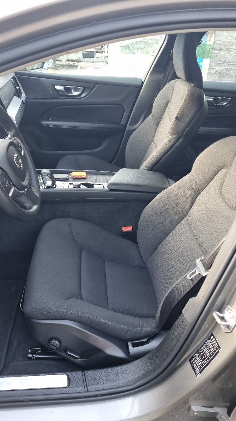 VOLVO V60 B3 Benzin Mild Hybrid Momentum Geartronic-image-9
