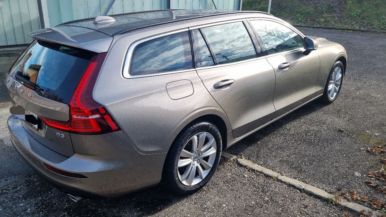 VOLVO V60 B3 Benzin Mild Hybrid Momentum Geartronic-image-4