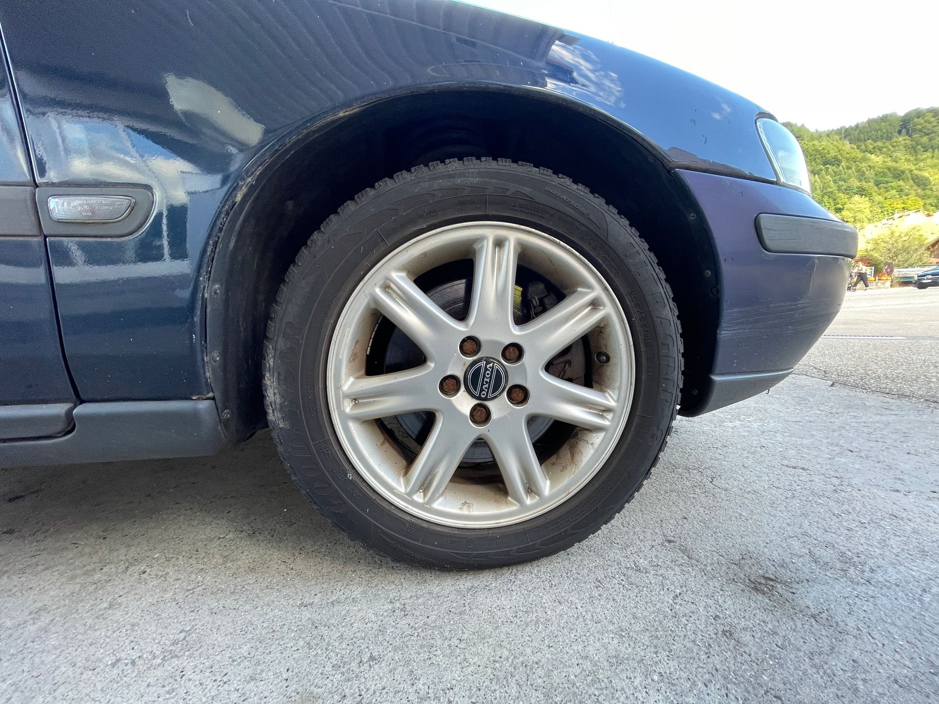 VOLVO V70 2.4-image-9