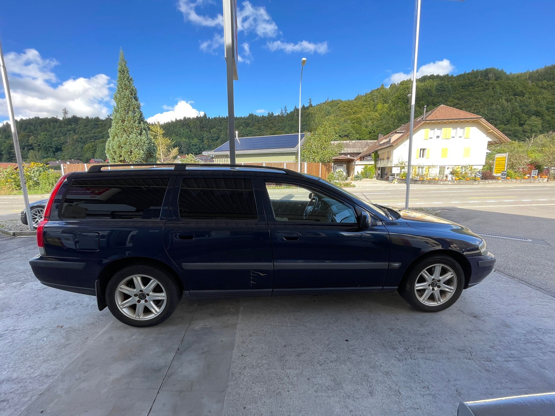 VOLVO V70 2.4-image-5