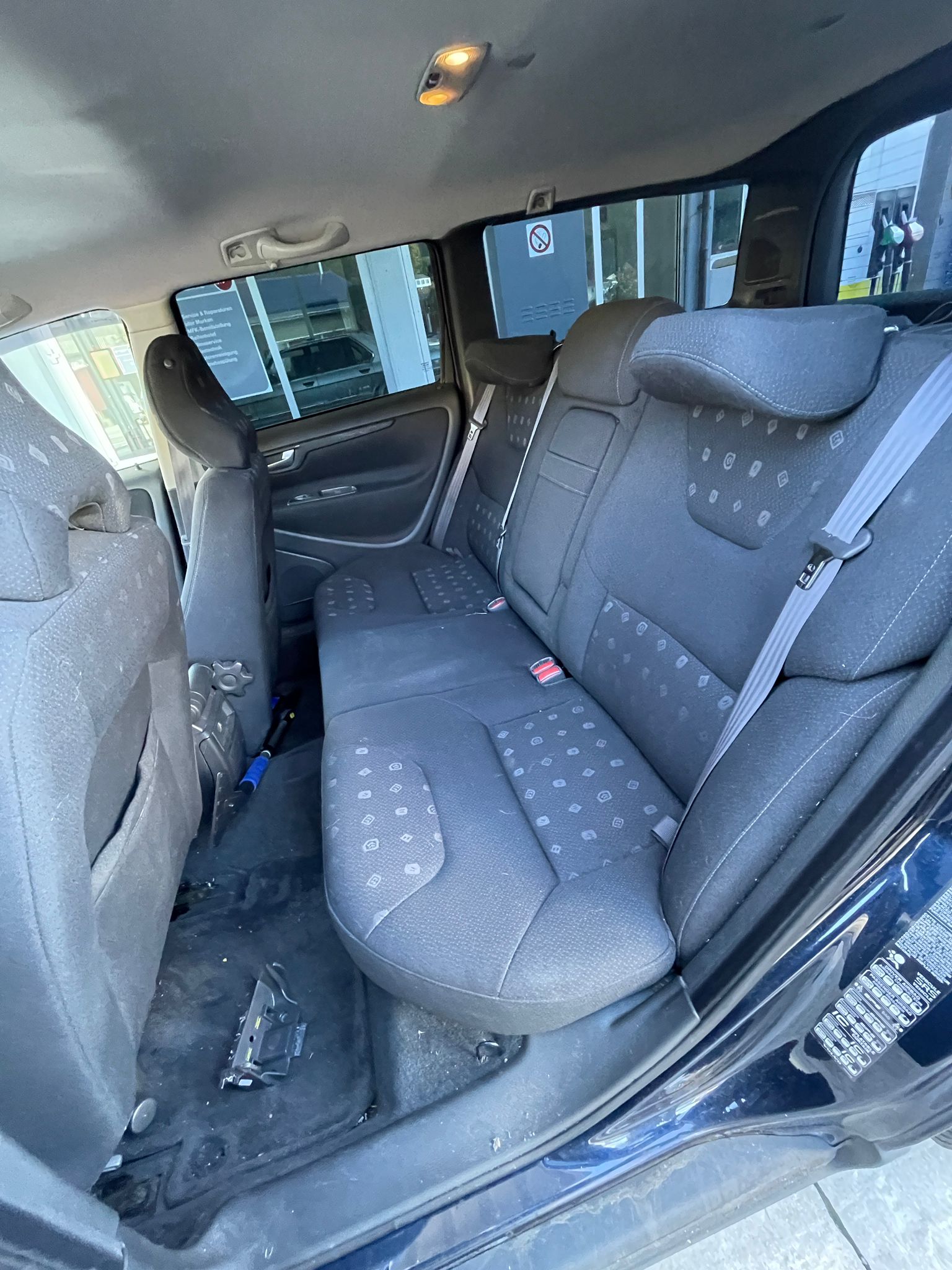VOLVO V70 2.4-image-7