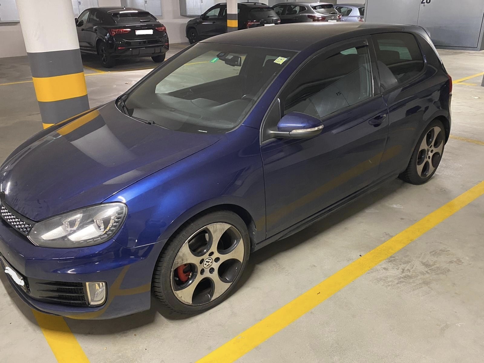 VW Golf 2.0 TSI GTI-image-2
