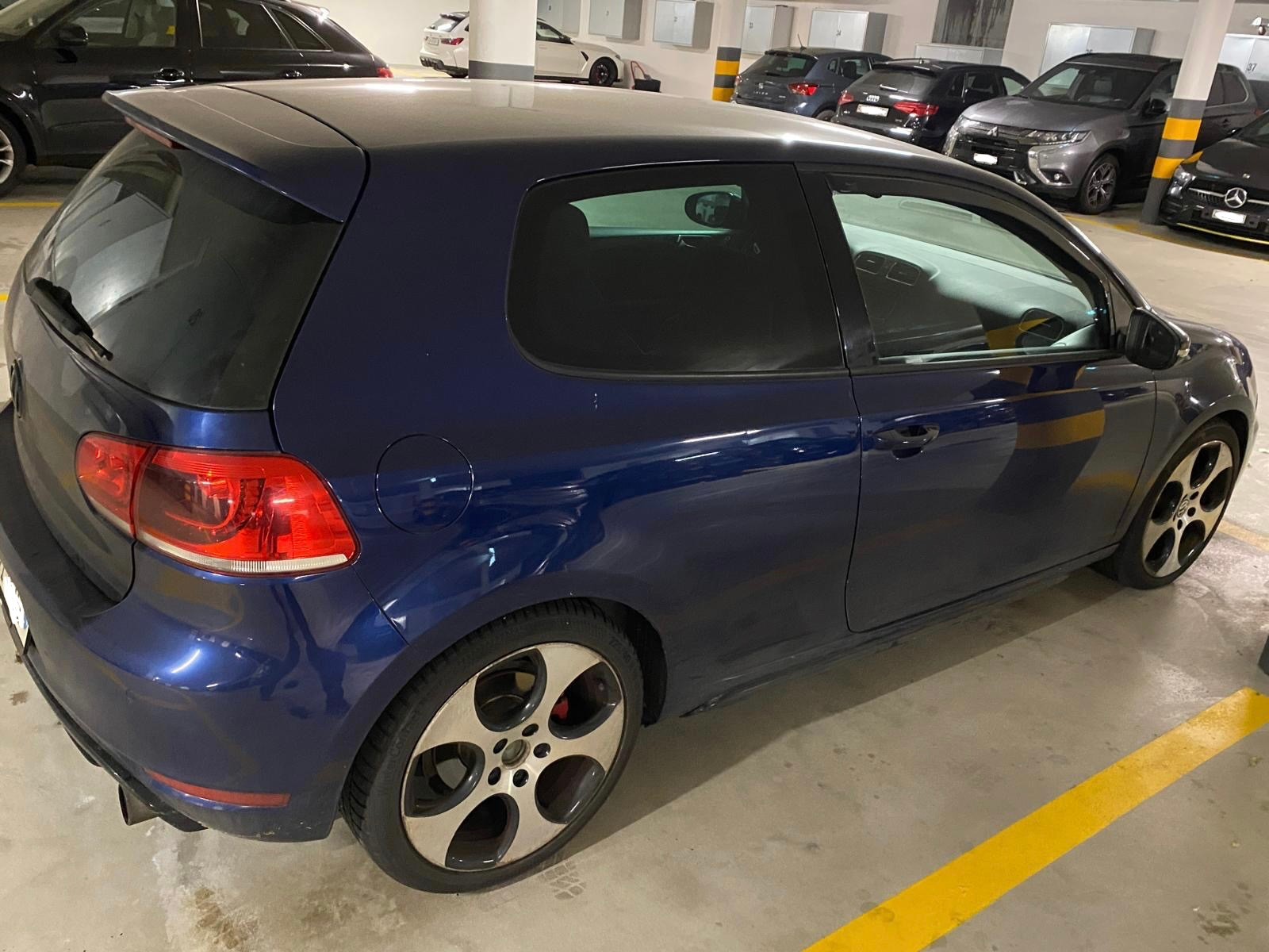 VW Golf 2.0 TSI GTI-image-1
