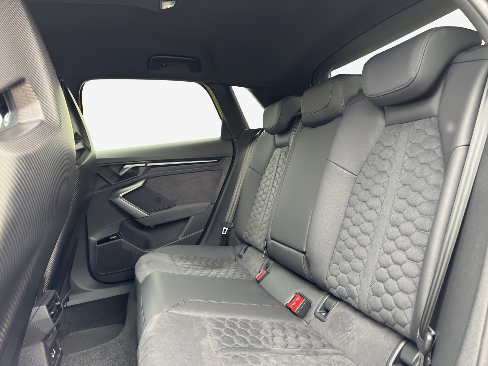 AUDI RS3 Sportback 2.5 TSI quattro S-tronic-image-11