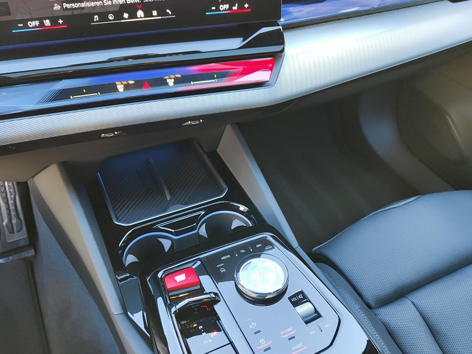 BMW M5 xDrive Touring-image-9