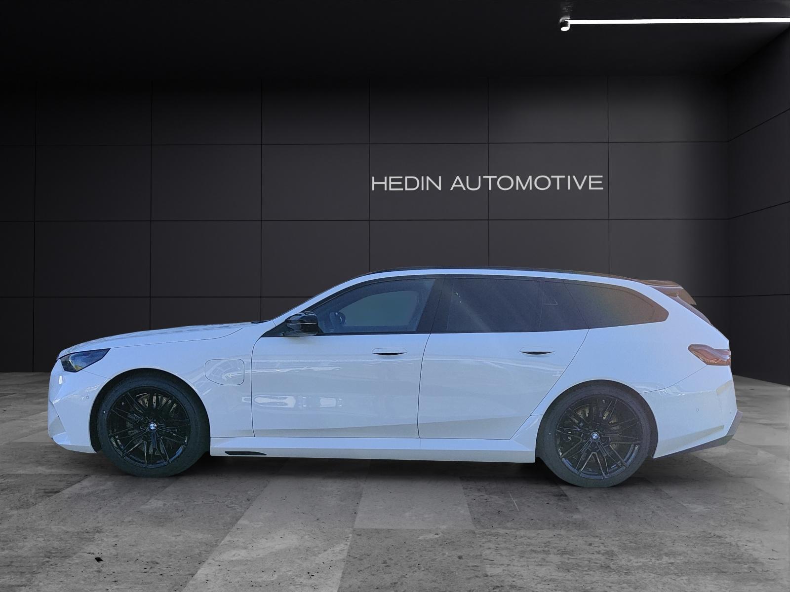 BMW M5 xDrive Touring-image-1