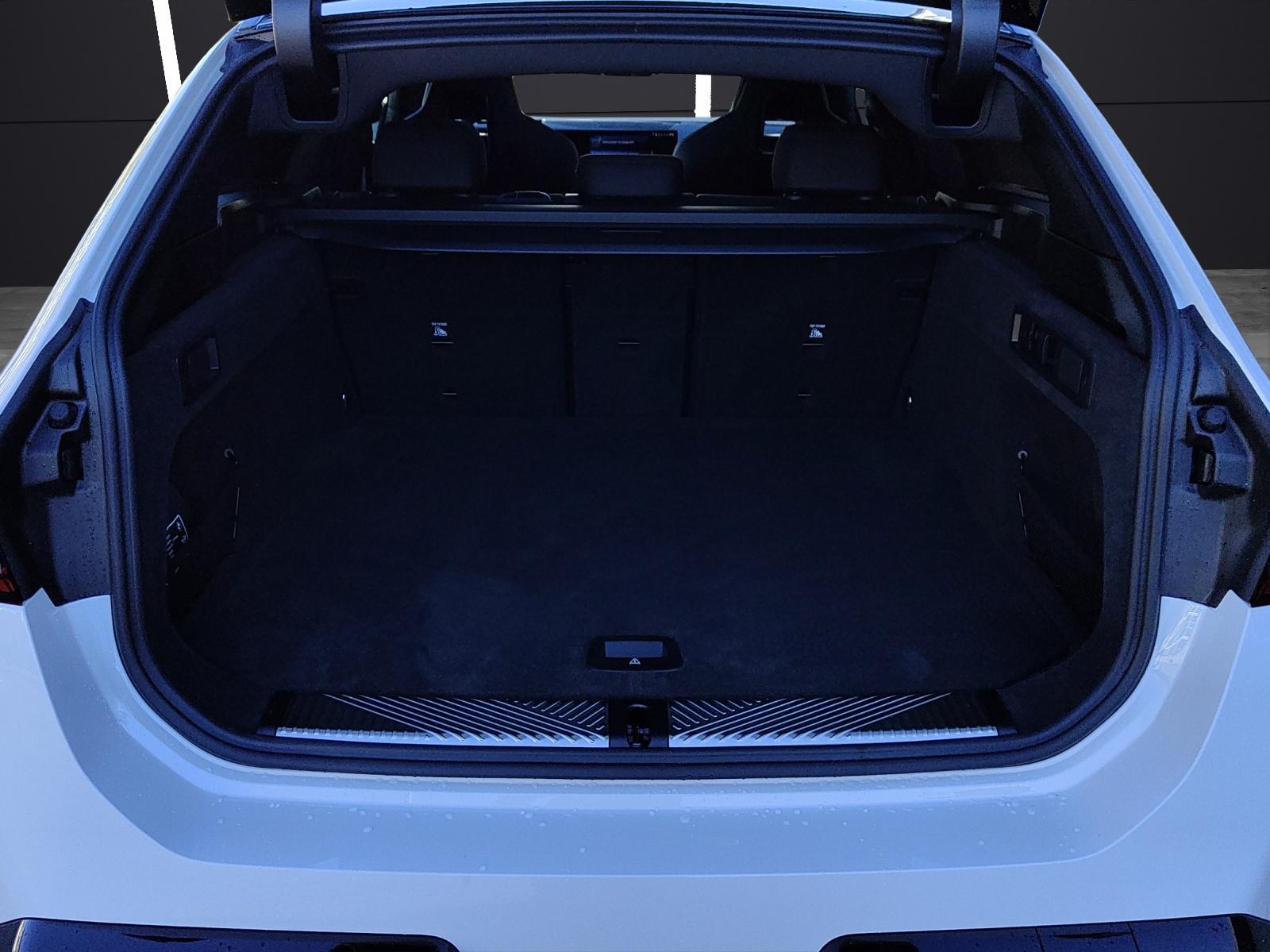 BMW M5 xDrive Touring-image-13