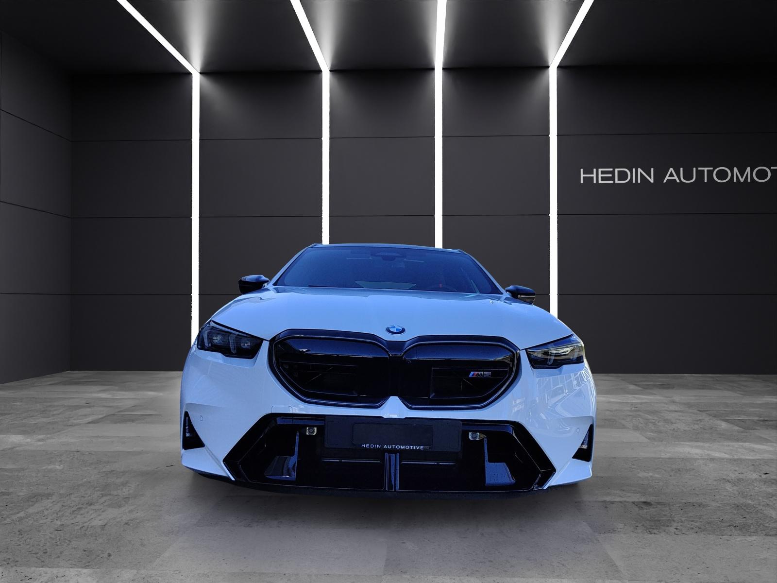 BMW M5 xDrive Touring-image-2