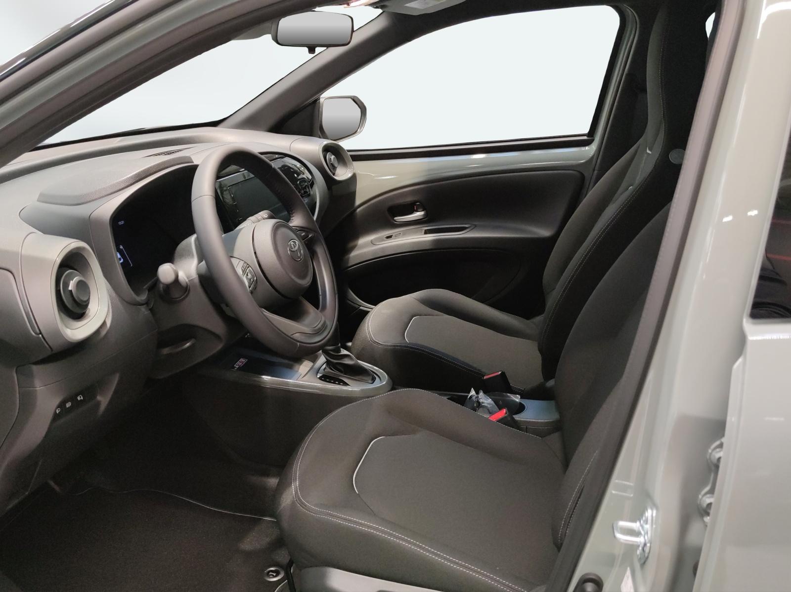TOYOTA Aygo X 1.5 VVT-i HSD Trend-image-9