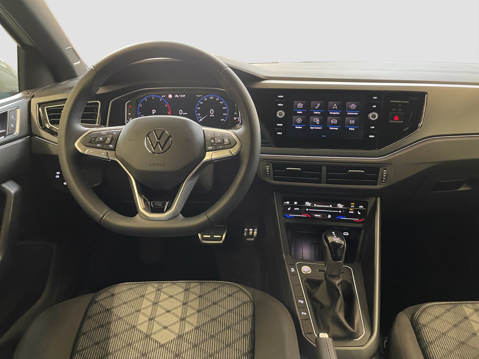 VW Polo 1.0 TSI R-Line DSG-image-10