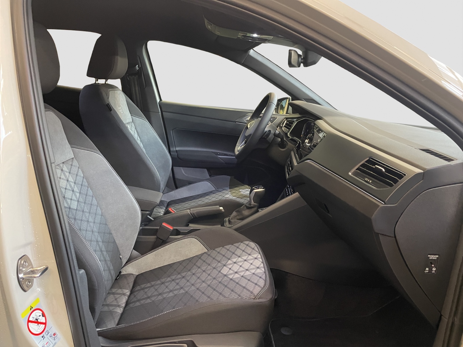 VW Polo 1.0 TSI R-Line DSG-image-13