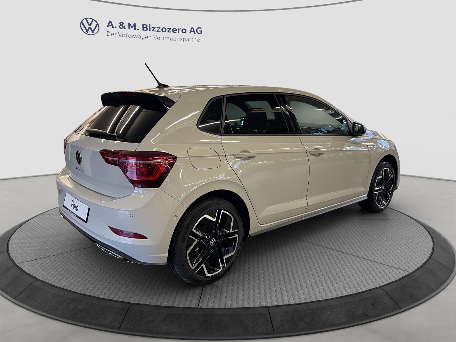 VW Polo 1.0 TSI R-Line DSG-image-4
