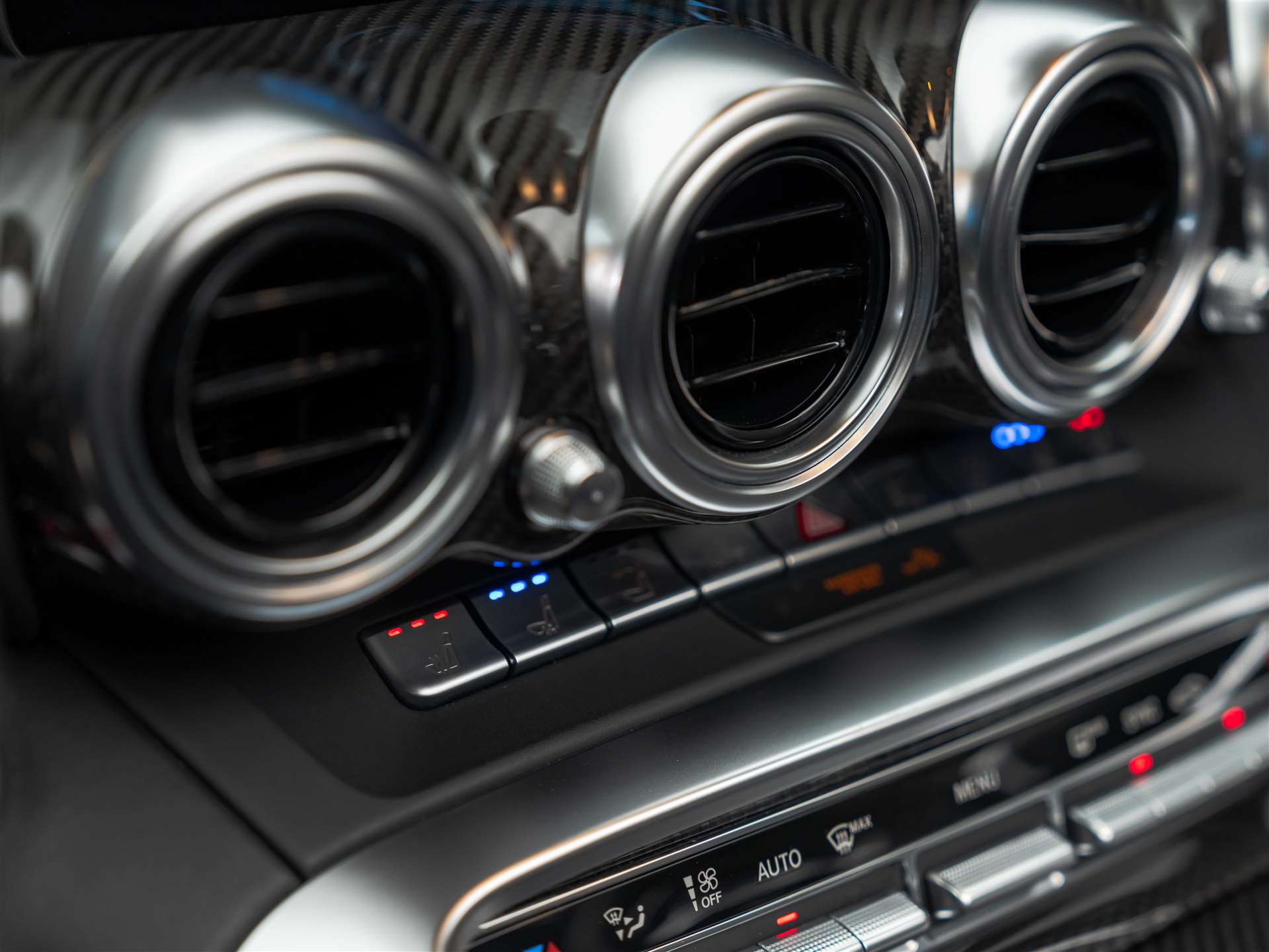 MERCEDES-BENZ AMG GT C Roadster Speedshift DCT *CH-Auto*Keramik*Burmester*Sitzlüftung*MSI+*-image-26
