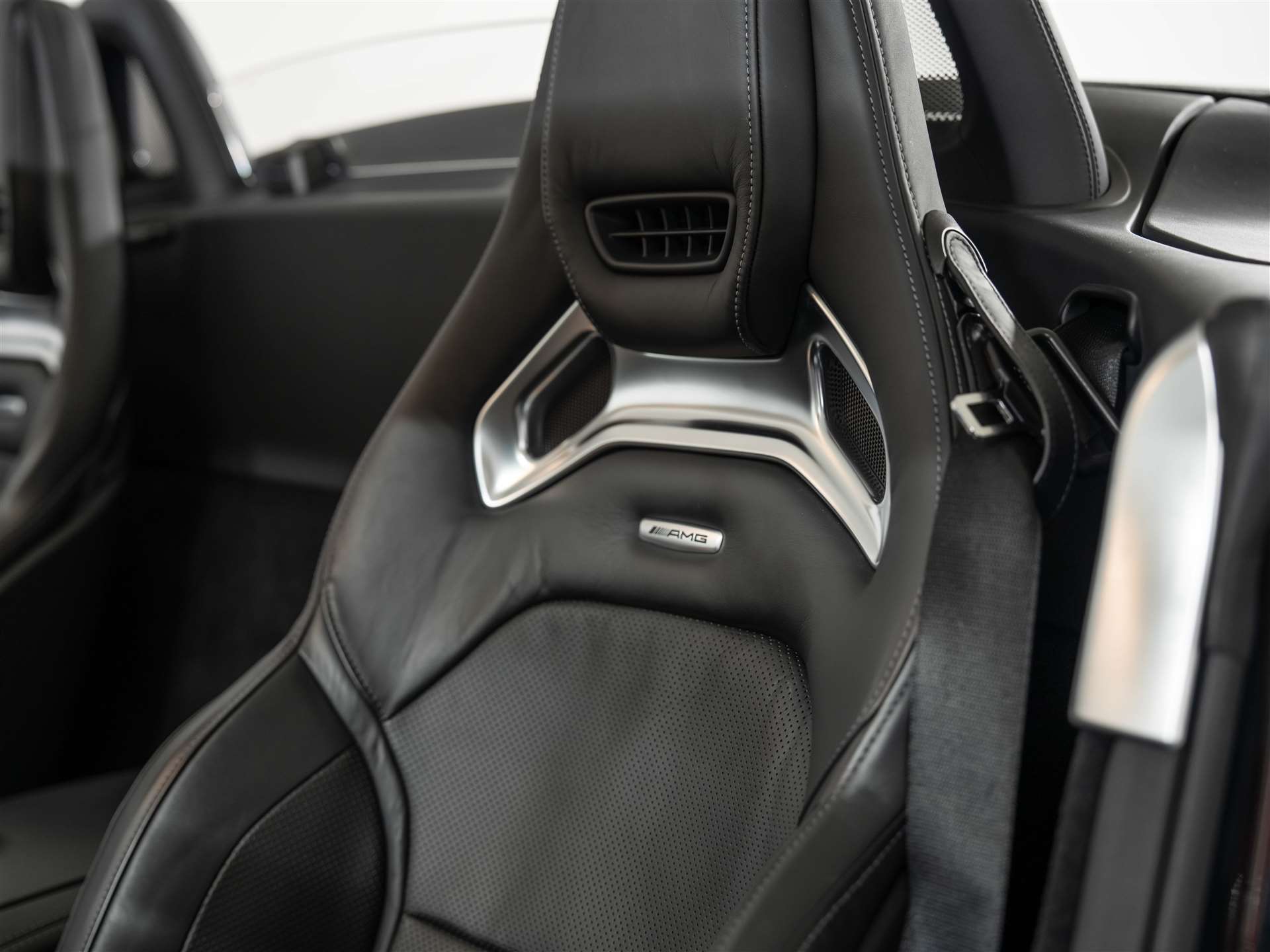 MERCEDES-BENZ AMG GT C Roadster Speedshift DCT *CH-Auto*Keramik*Burmester*Sitzlüftung*MSI+*-image-16