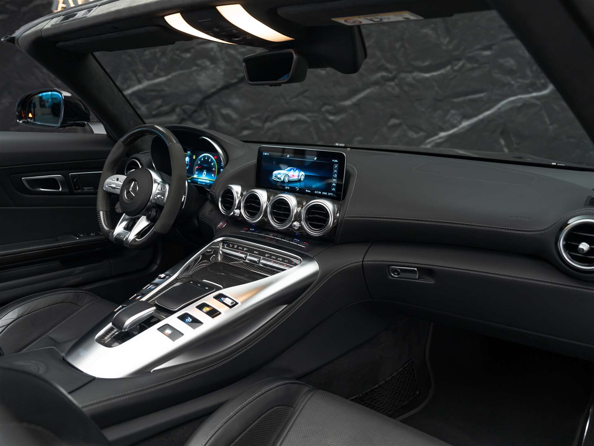 MERCEDES-BENZ AMG GT C Roadster Speedshift DCT *CH-Auto*Keramik*Burmester*Sitzlüftung*MSI+*-image-28
