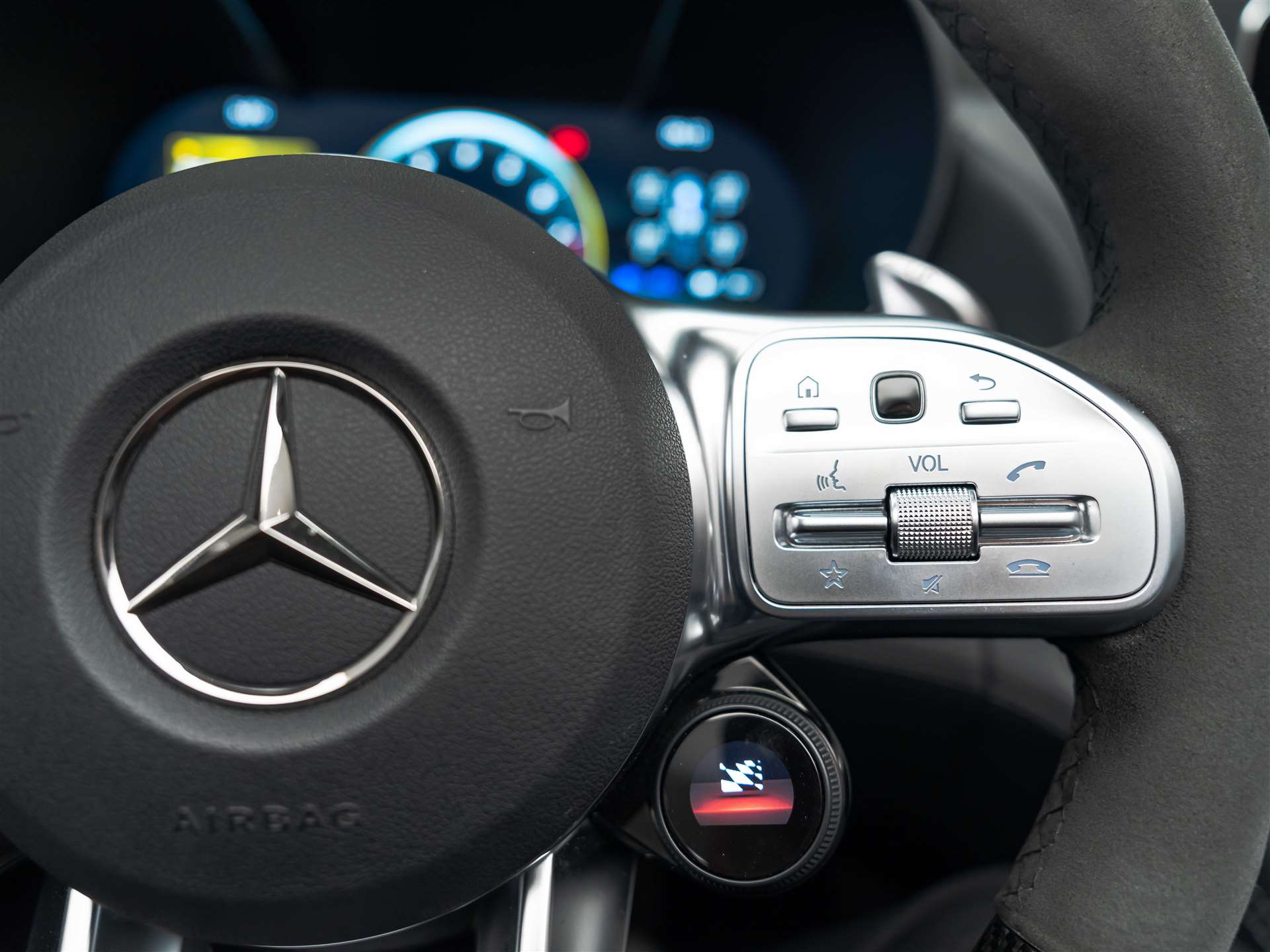 MERCEDES-BENZ AMG GT C Roadster Speedshift DCT *CH-Auto*Keramik*Burmester*Sitzlüftung*MSI+*-image-32