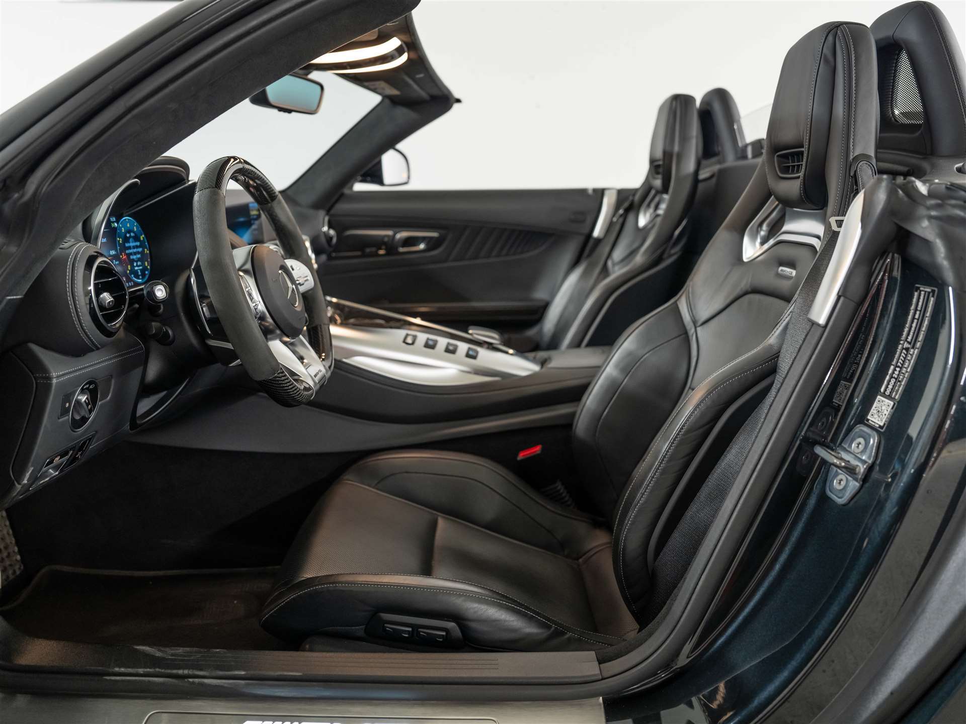 MERCEDES-BENZ AMG GT C Roadster Speedshift DCT *CH-Auto*Keramik*Burmester*Sitzlüftung*MSI+*-image-14