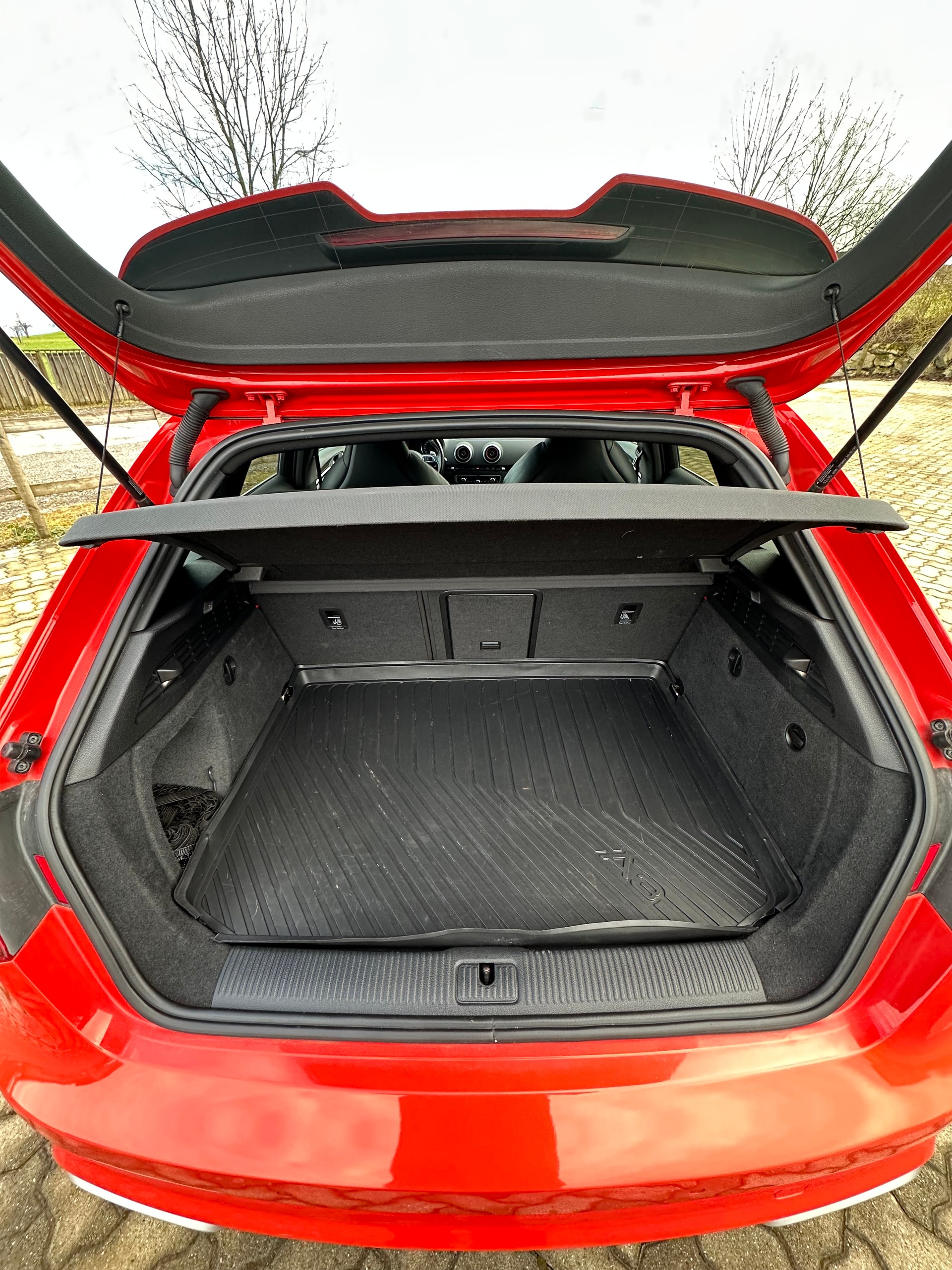 AUDI RS3 2.5 TSI quattro S-tronic-image-9