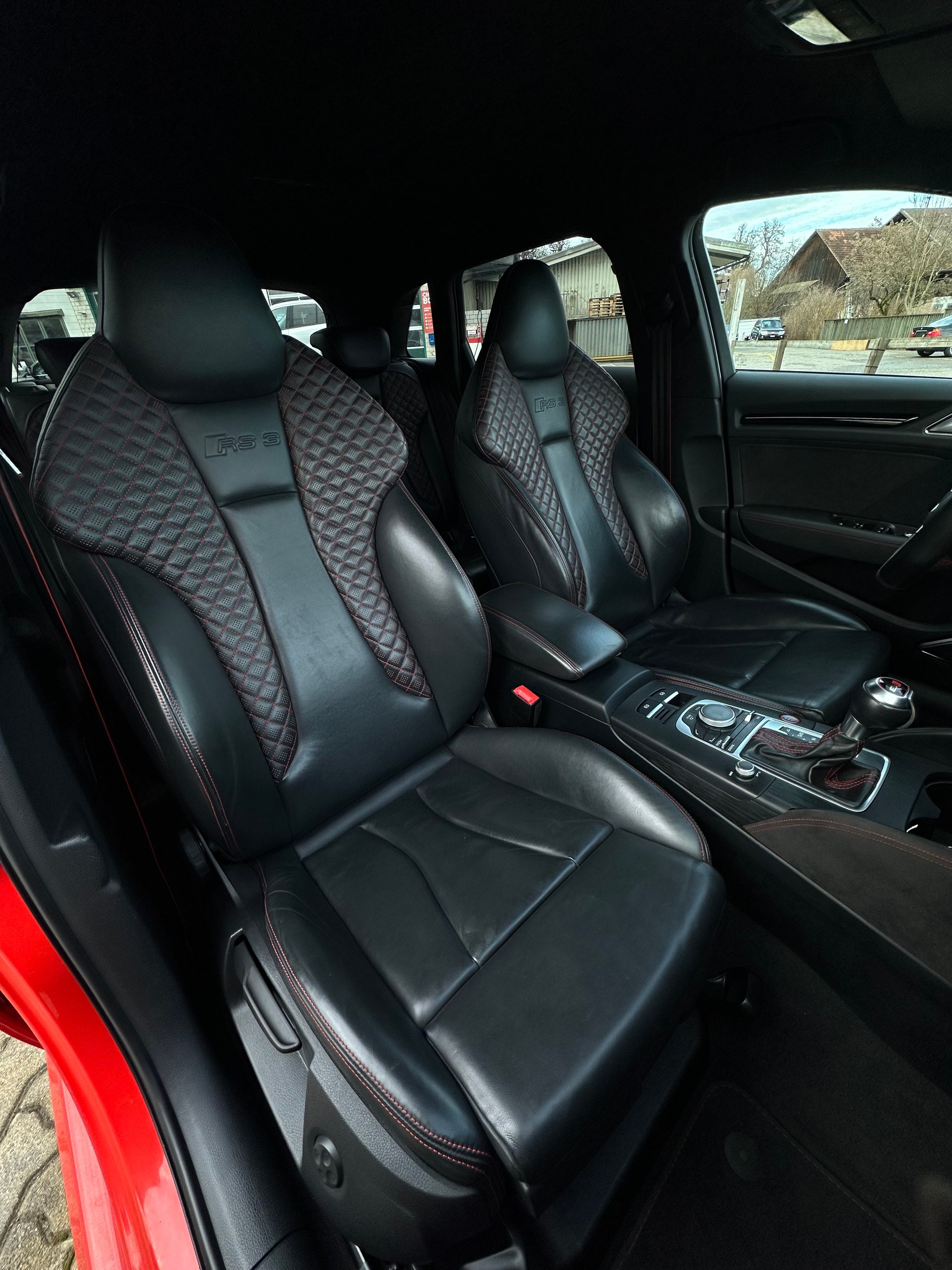 AUDI RS3 2.5 TSI quattro S-tronic-image-6