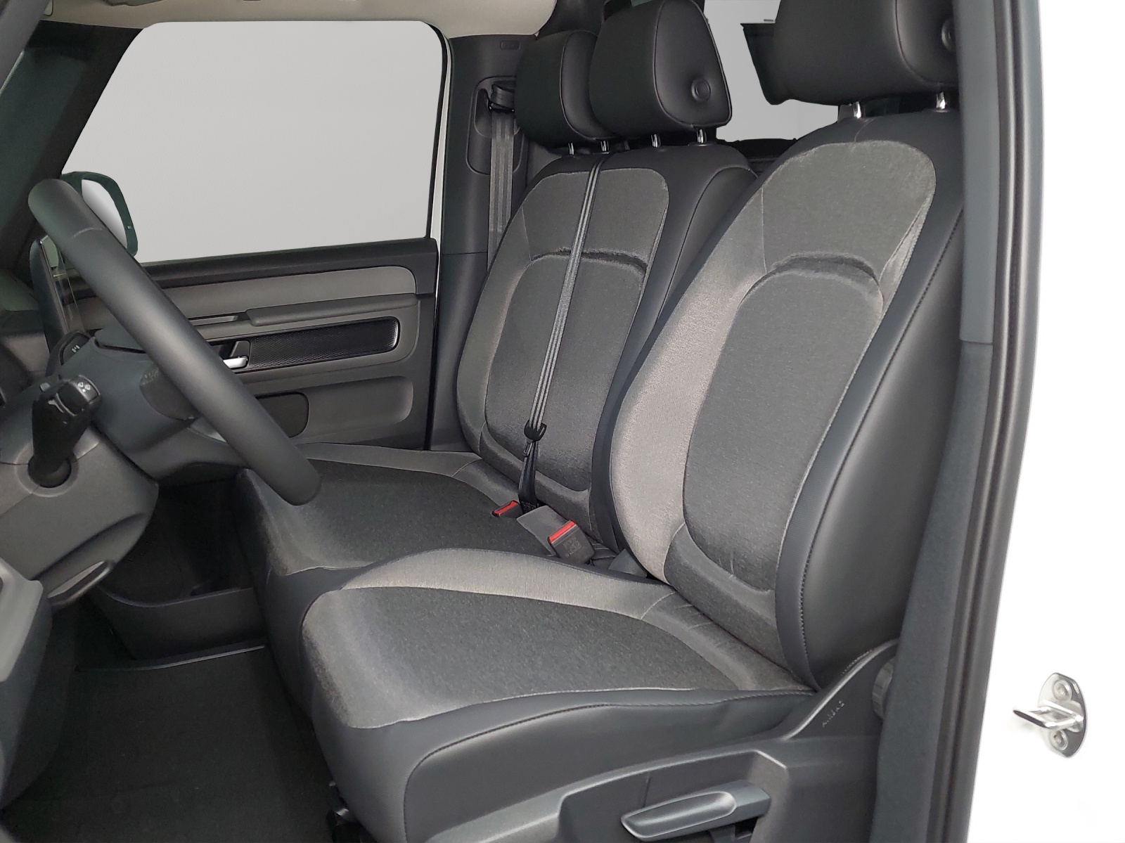 VW ID Buzz Cargo 4 Motion-image-5