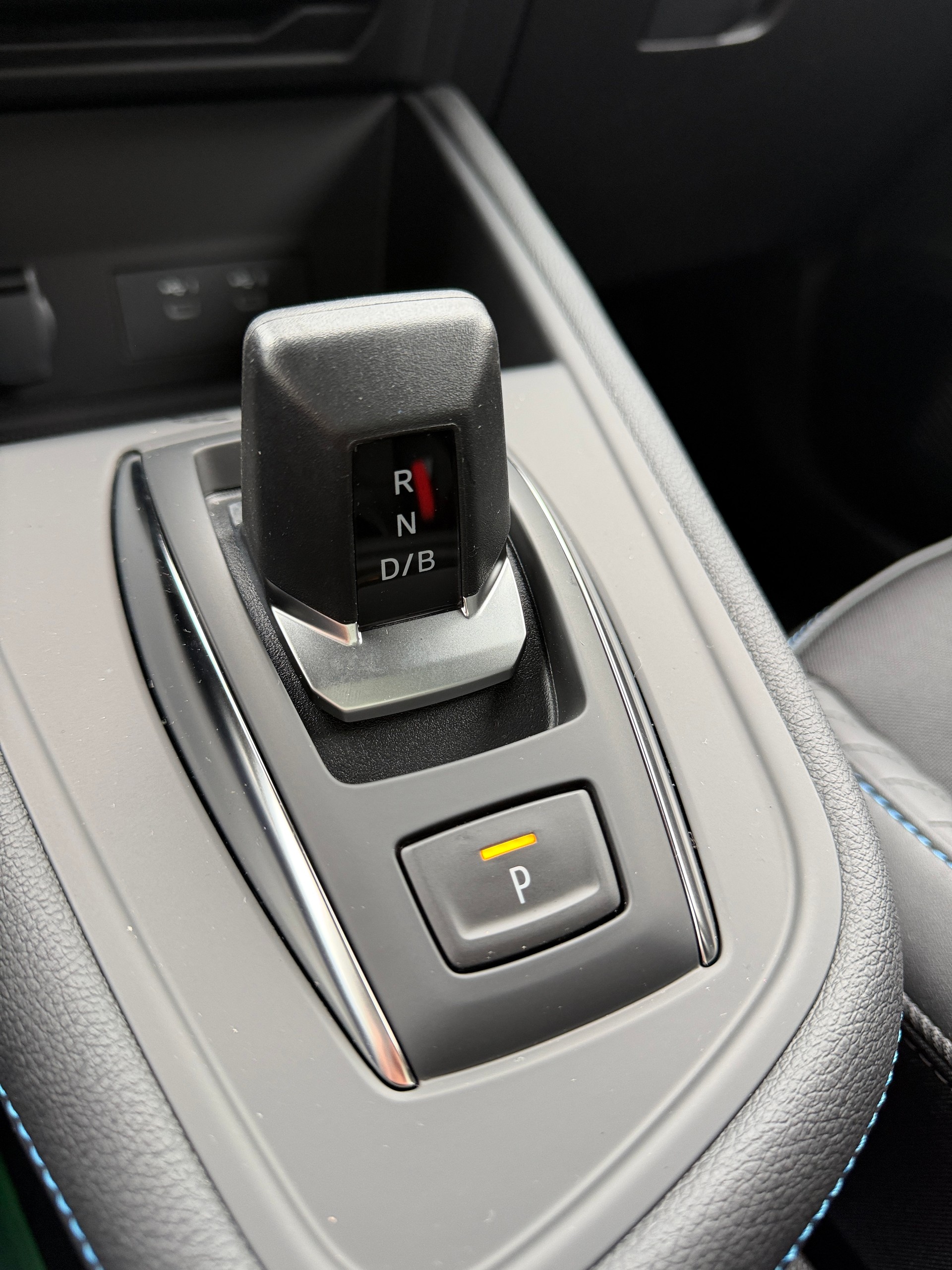 RENAULT Captur 1.8 E-Tech 160 Esprit Alpine DHT-image-16