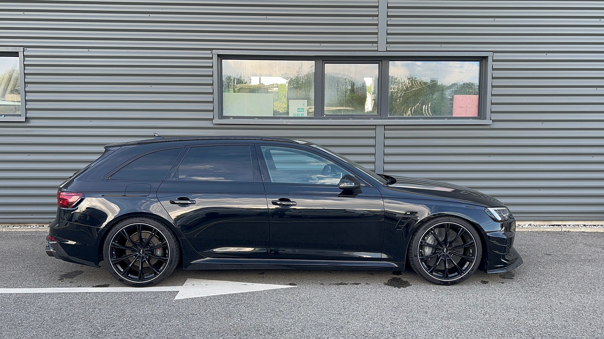 AUDI RS4-R-ABT-image-2