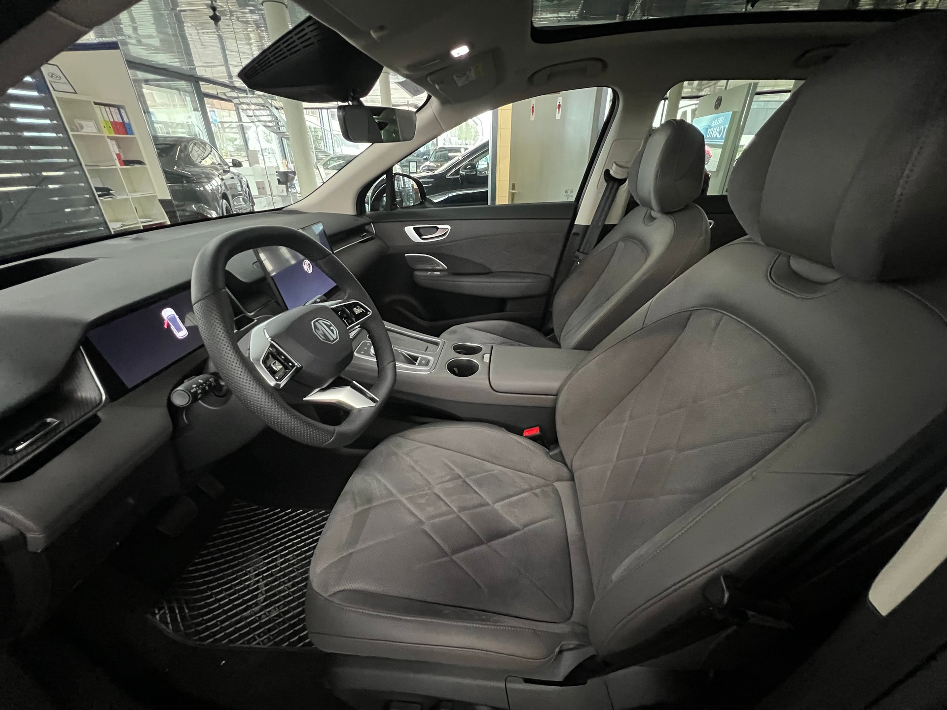 MG S6 EV 77kWh Luxury AWD-image-7
