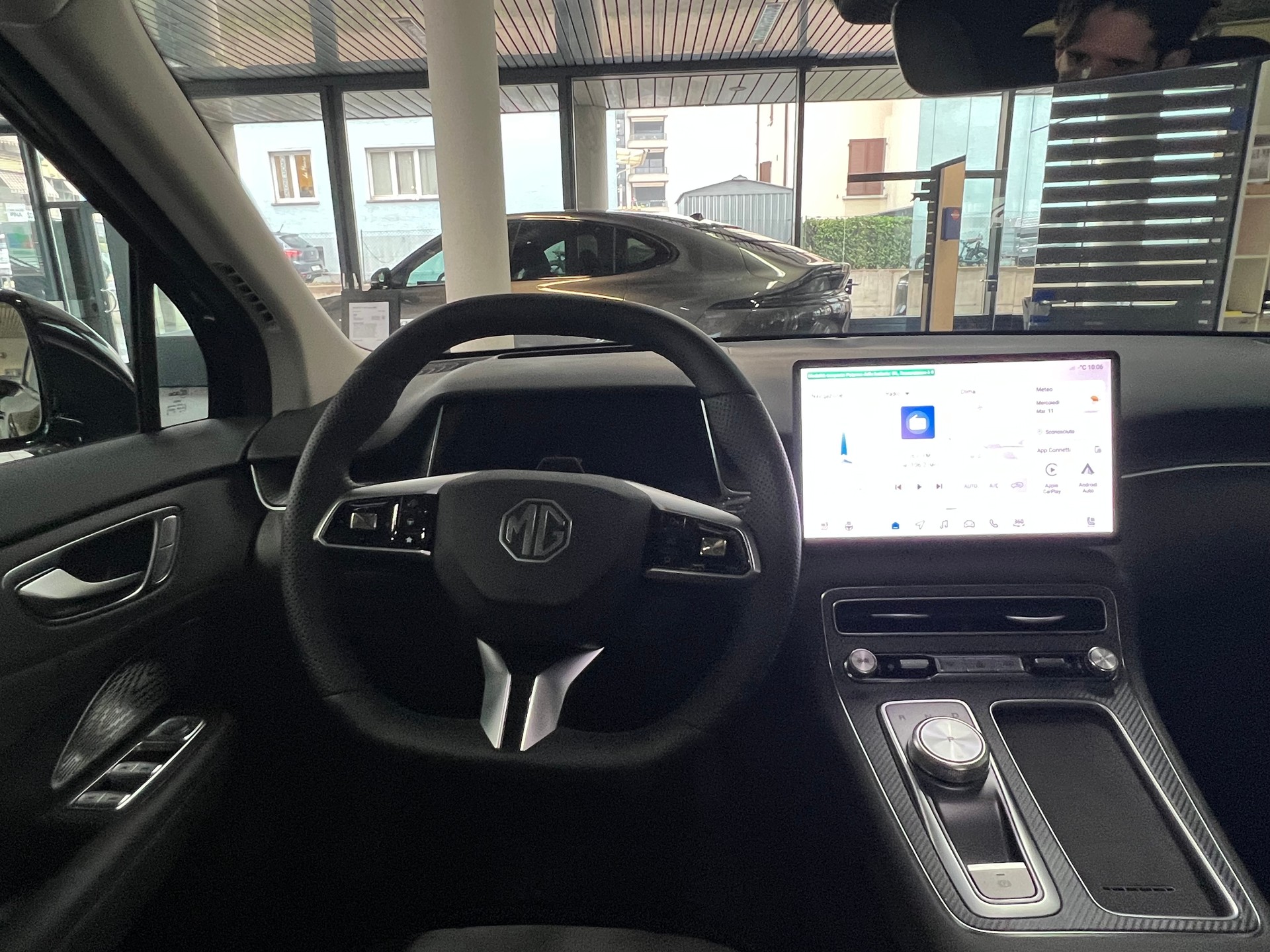 MG S6 EV 77kWh Luxury AWD-image-6