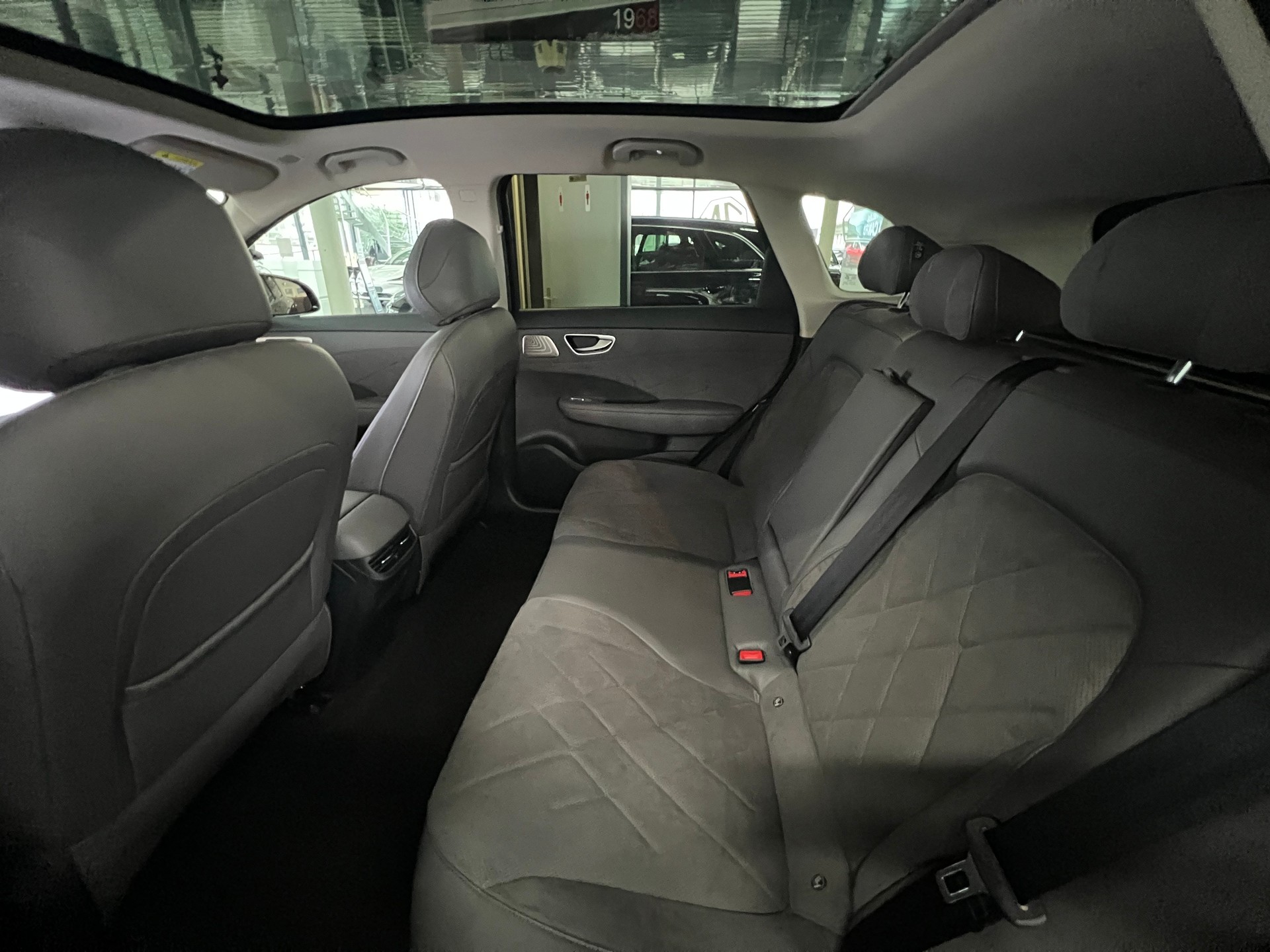 MG S6 EV 77kWh Luxury AWD-image-8