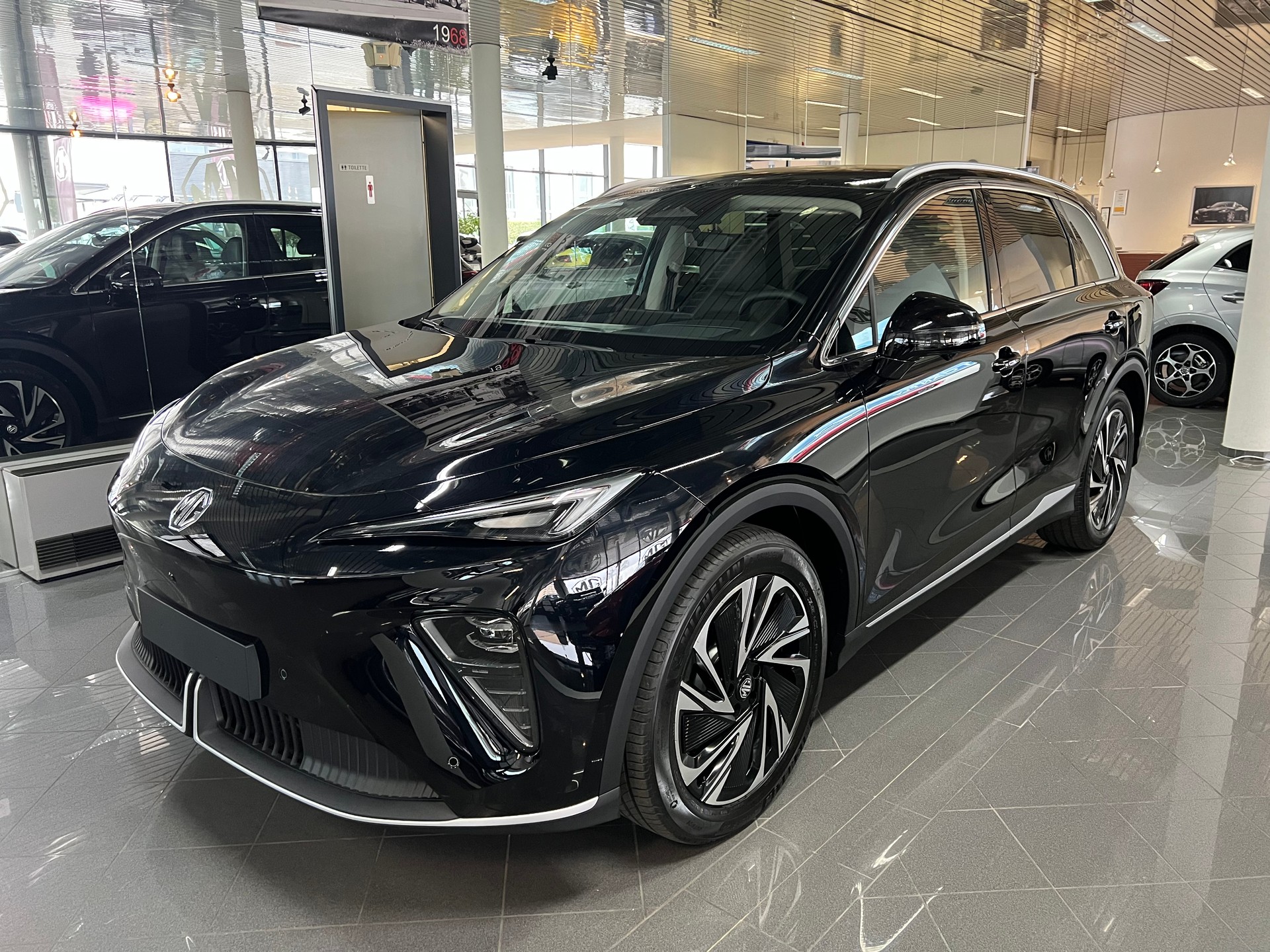 MG S6 EV 77kWh Luxury AWD-image-3
