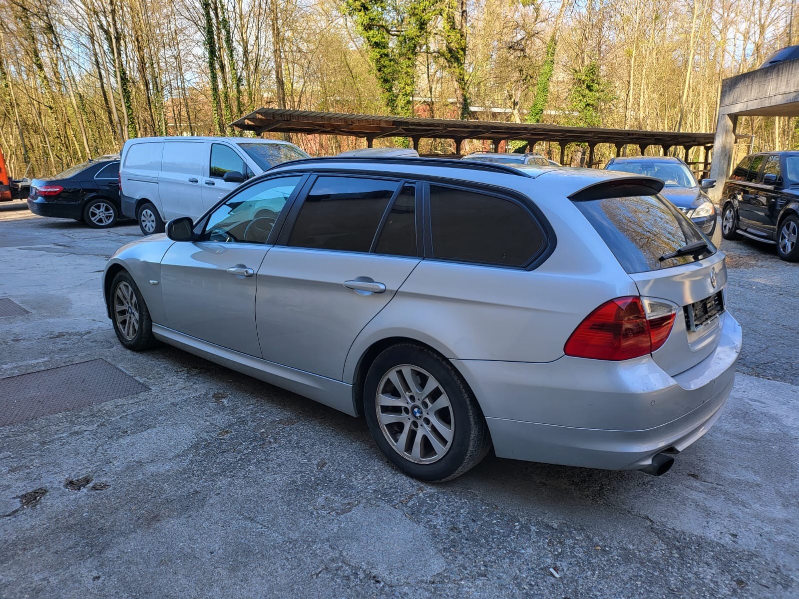 BMW 320i Touring Steptronic-image-4