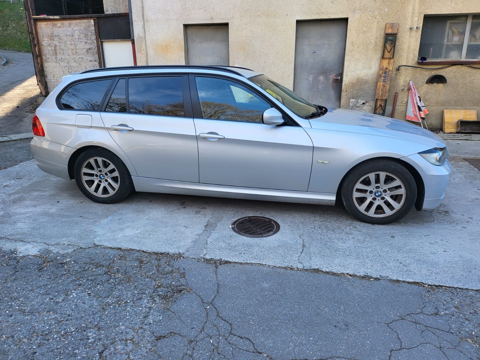 BMW 320i Touring Steptronic-image-5
