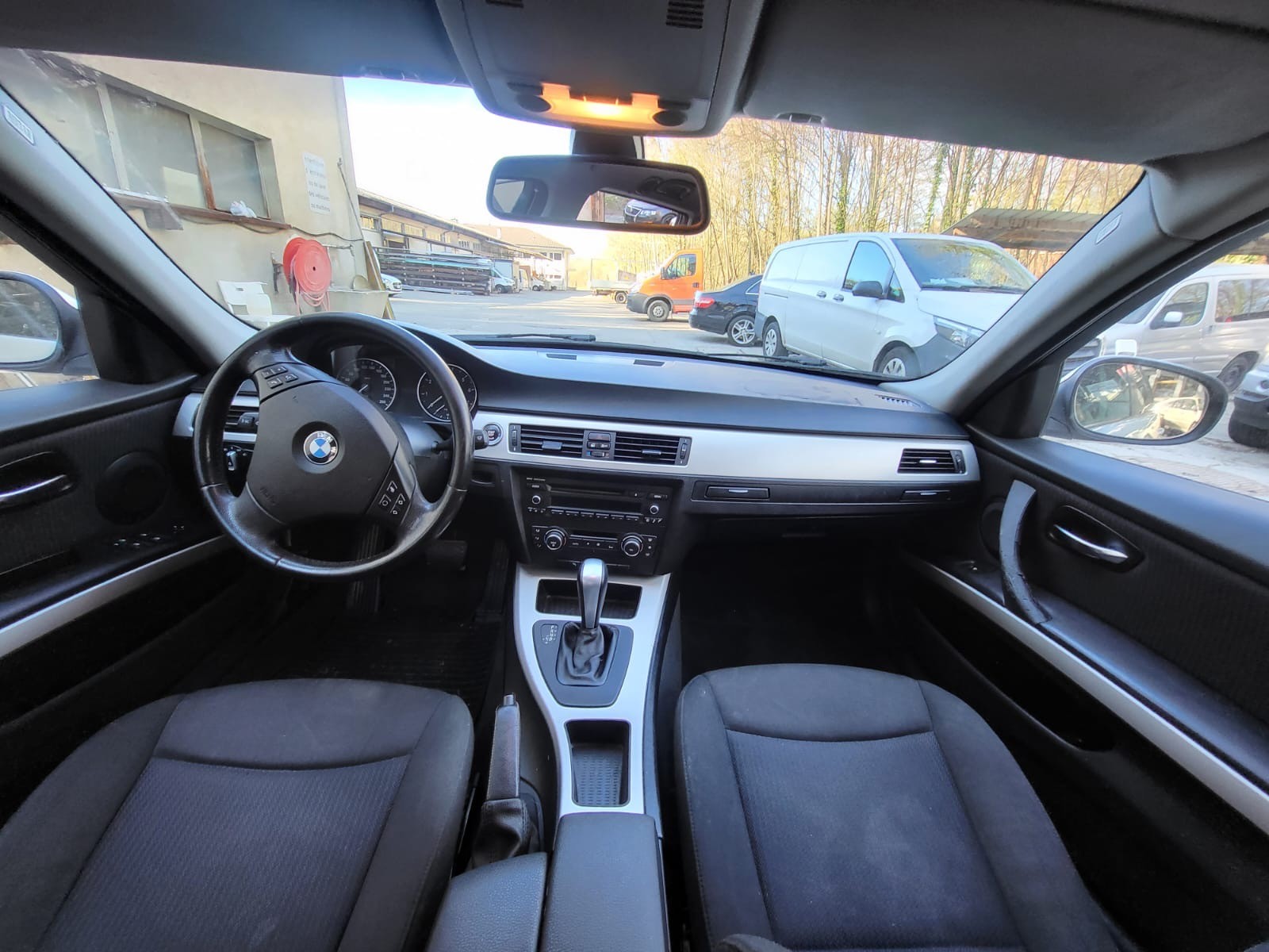 BMW 320i Touring Steptronic-image-7