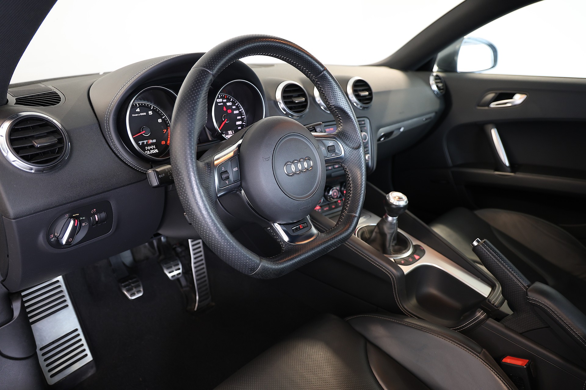AUDI TT RS Coupé 2.5 TFSI quattro *Daytonagrau*-image-9