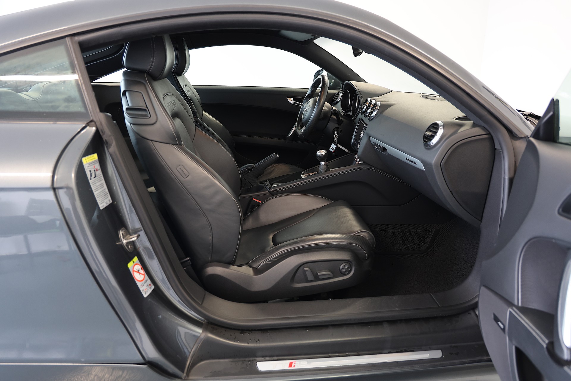 AUDI TT RS Coupé 2.5 TFSI quattro *Daytonagrau*-image-14