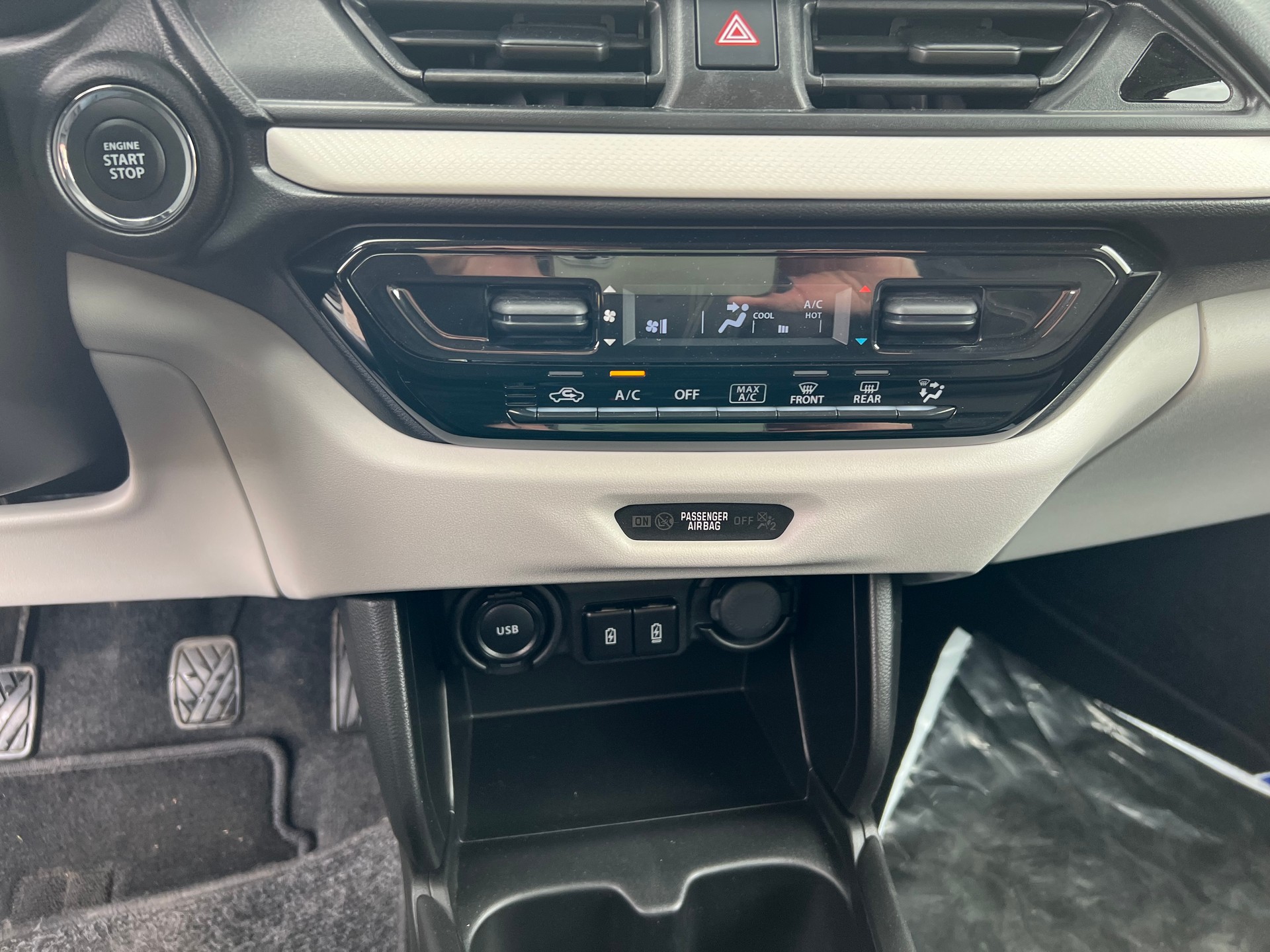 SUZUKI Swift 1.2 Compact+ Hybrid 4x4-image-15