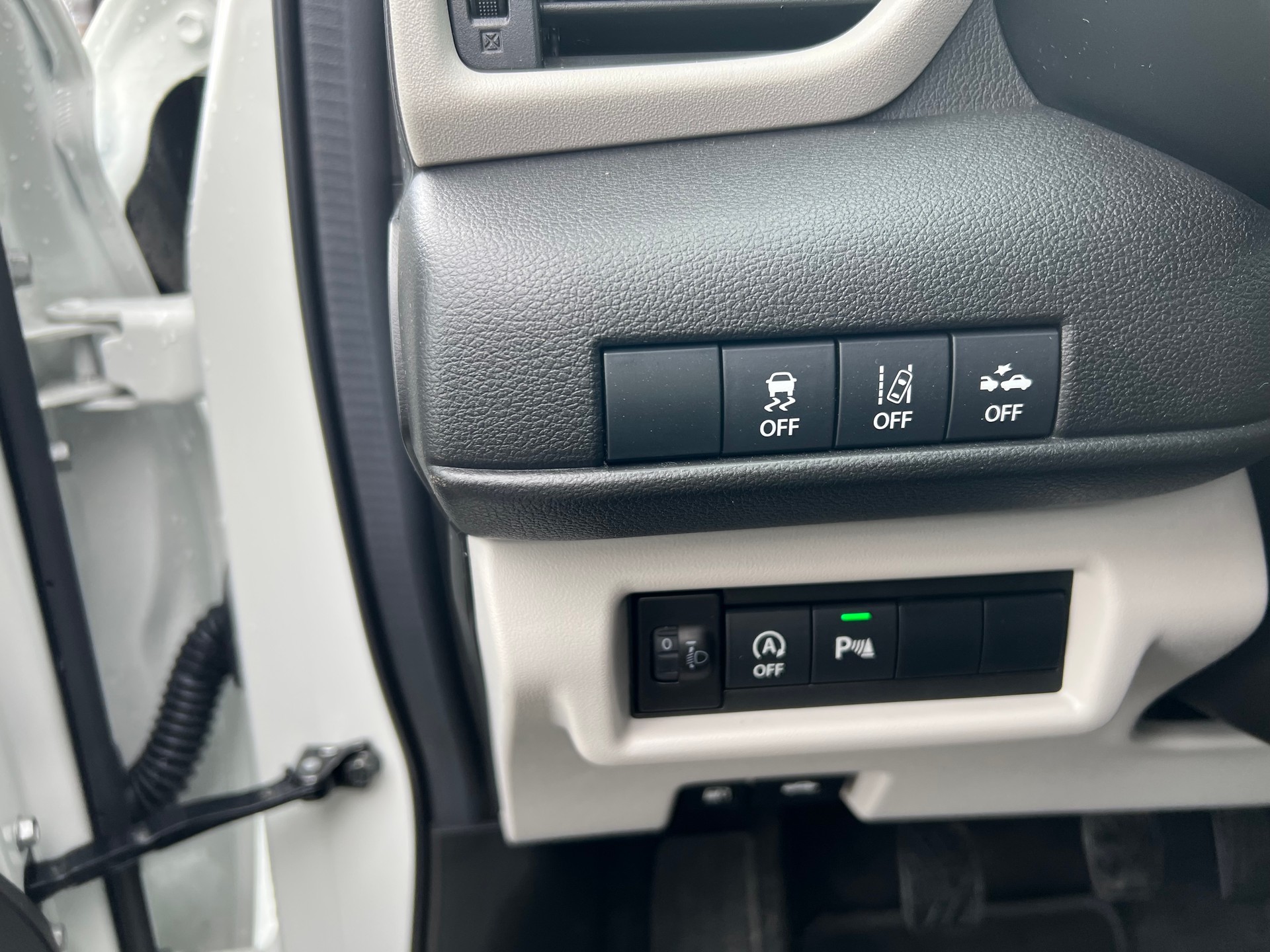 SUZUKI Swift 1.2 Compact+ Hybrid 4x4-image-11