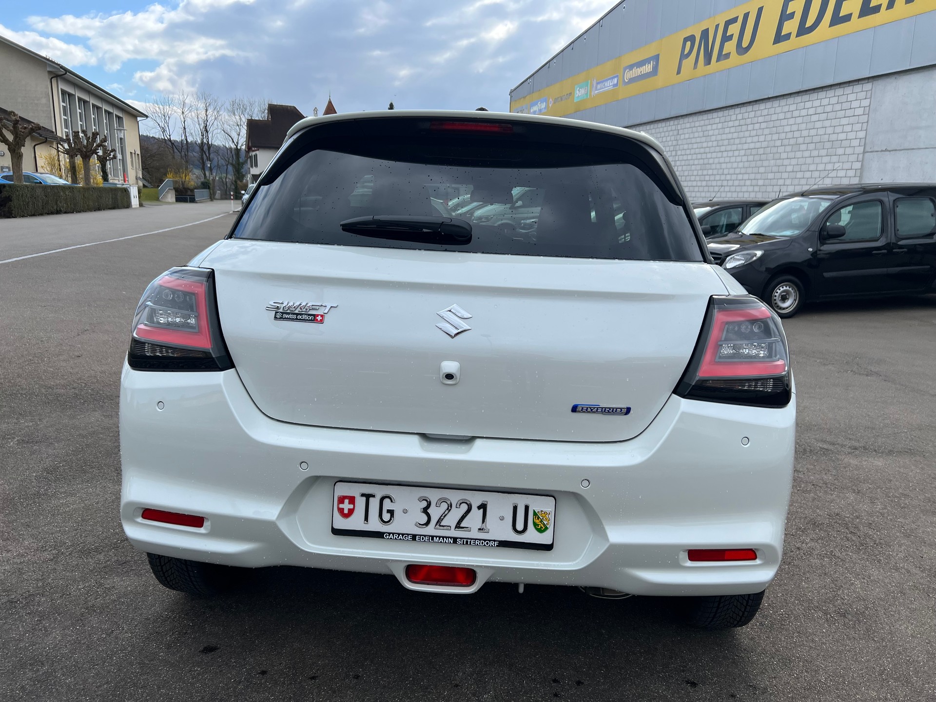 SUZUKI Swift 1.2 Compact+ Hybrid 4x4-image-5